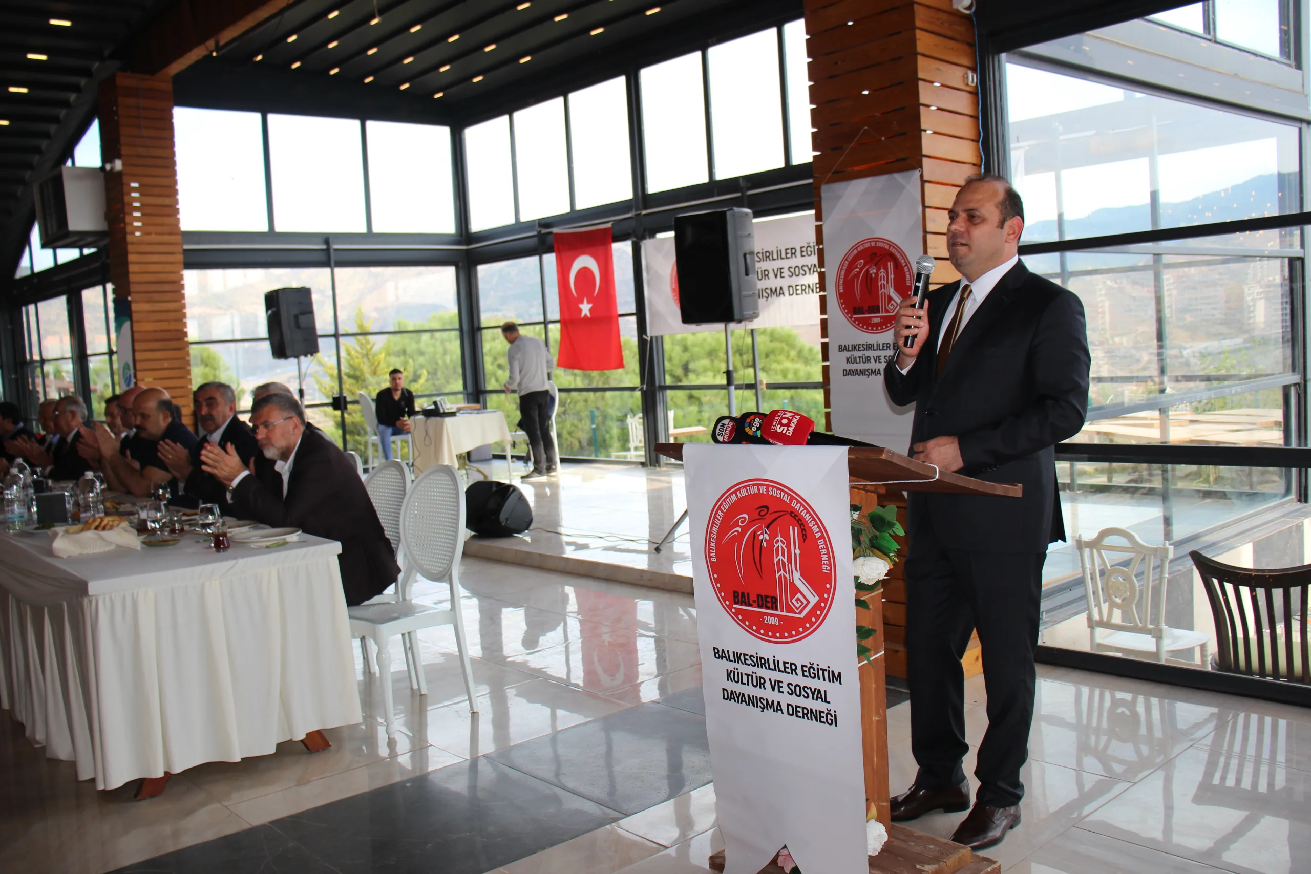 İzmir’de Balıkesirliler Buluştu: Dayanışma, Sevgi ve Hemşerilik Ruhu Bir Arada