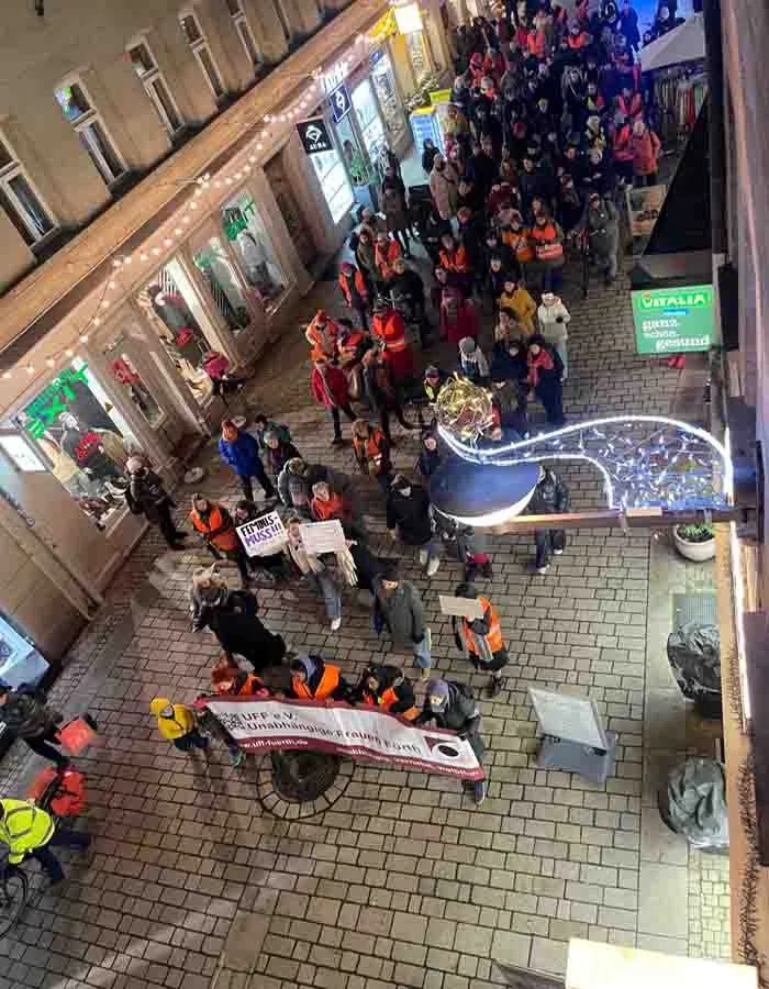 Fürth’te Kadına Yönelik Şiddete Karşı Güçlü Protesto