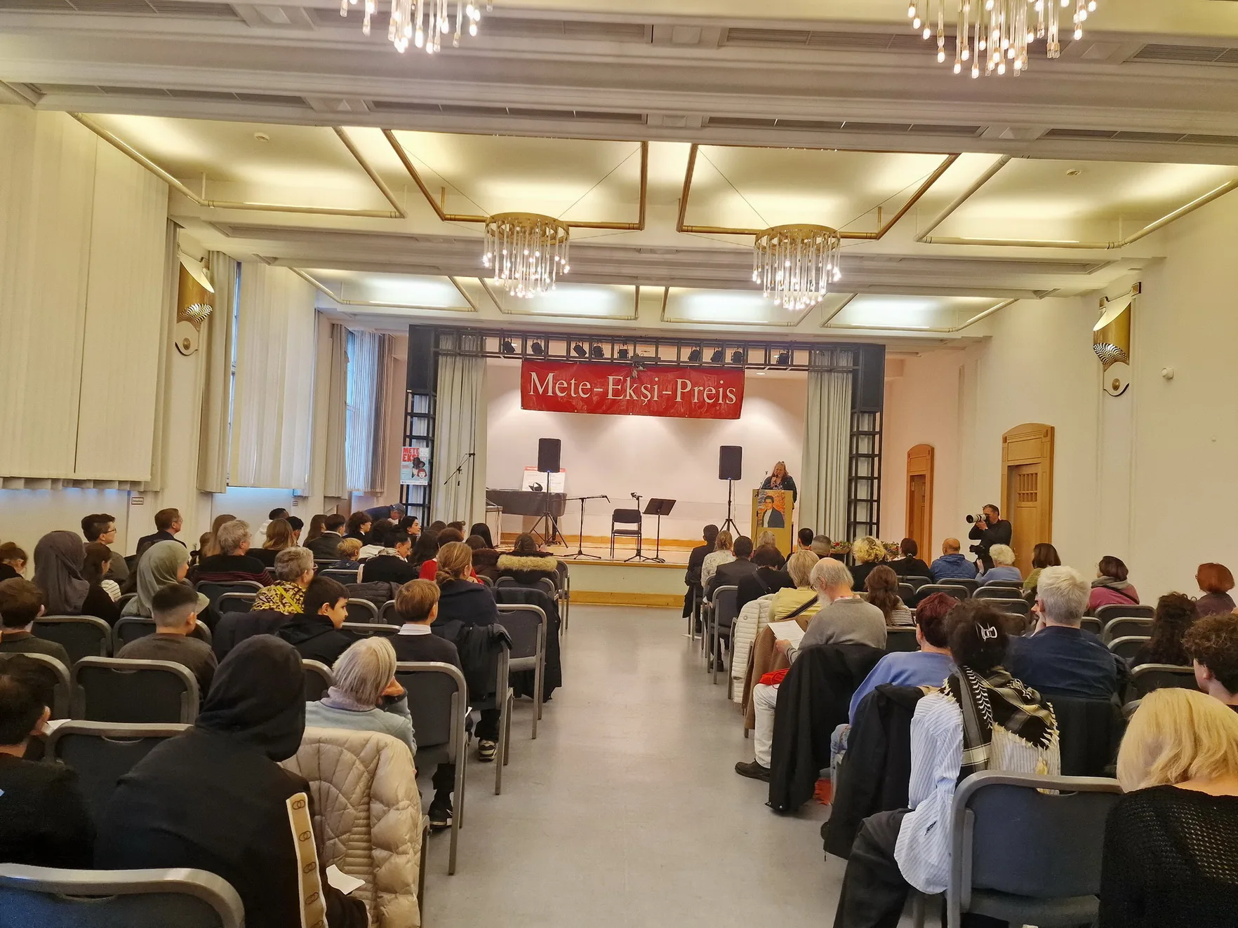 Mete Ekşi ödülünü ‘Laut.Mut.May’ adlı proje kazandı