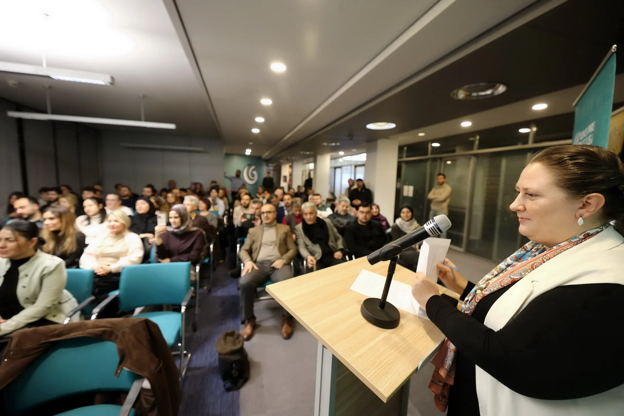 Berlin Yunus Emre Enstitüsü’nün ‘Bavula Sığmayanlar ‘Söyleşisi Yoğun İlgi Gördü