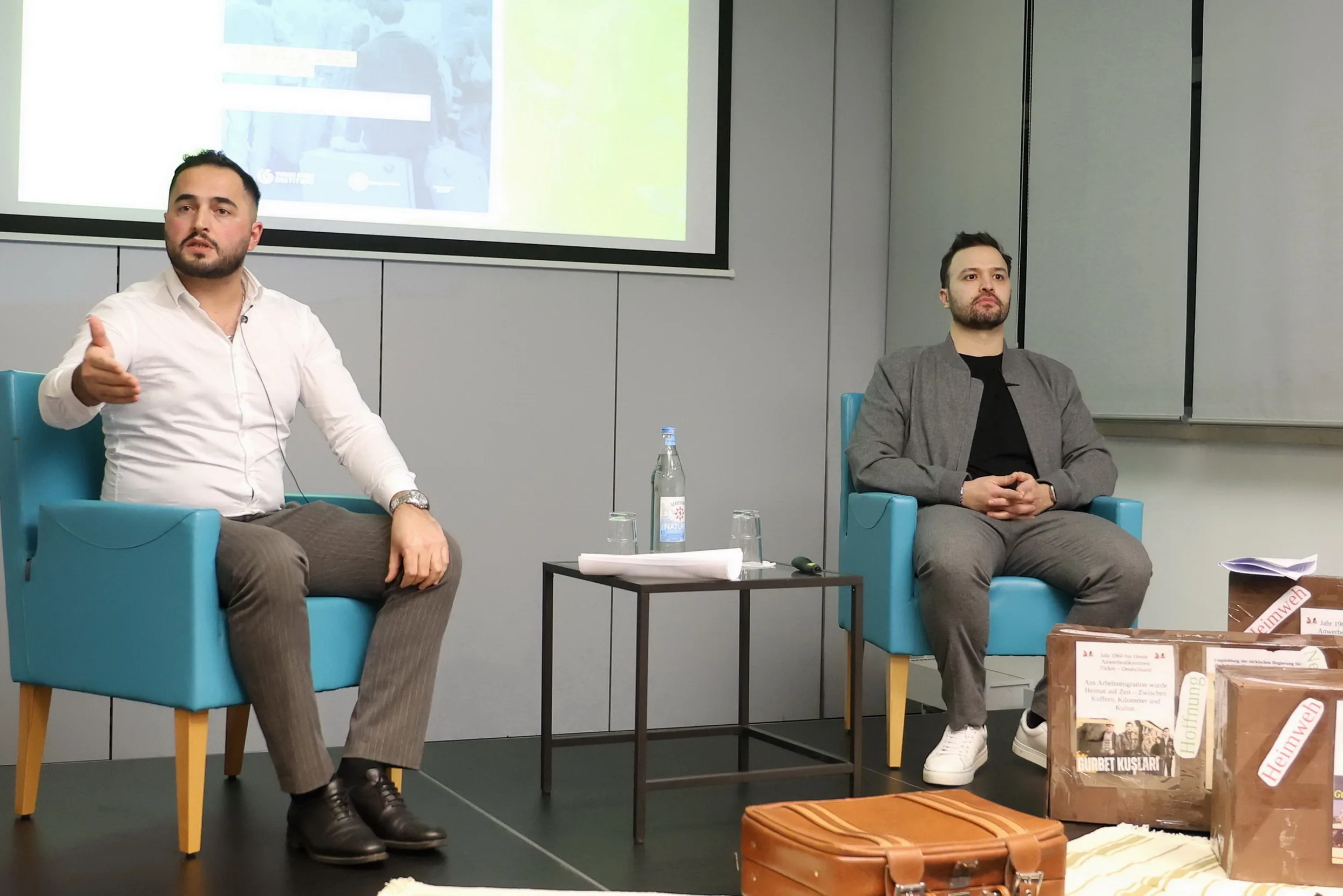 Berlin Yunus Emre Enstitüsü’nün ‘Bavula Sığmayanlar ‘Söyleşisi Yoğun İlgi Gördü
