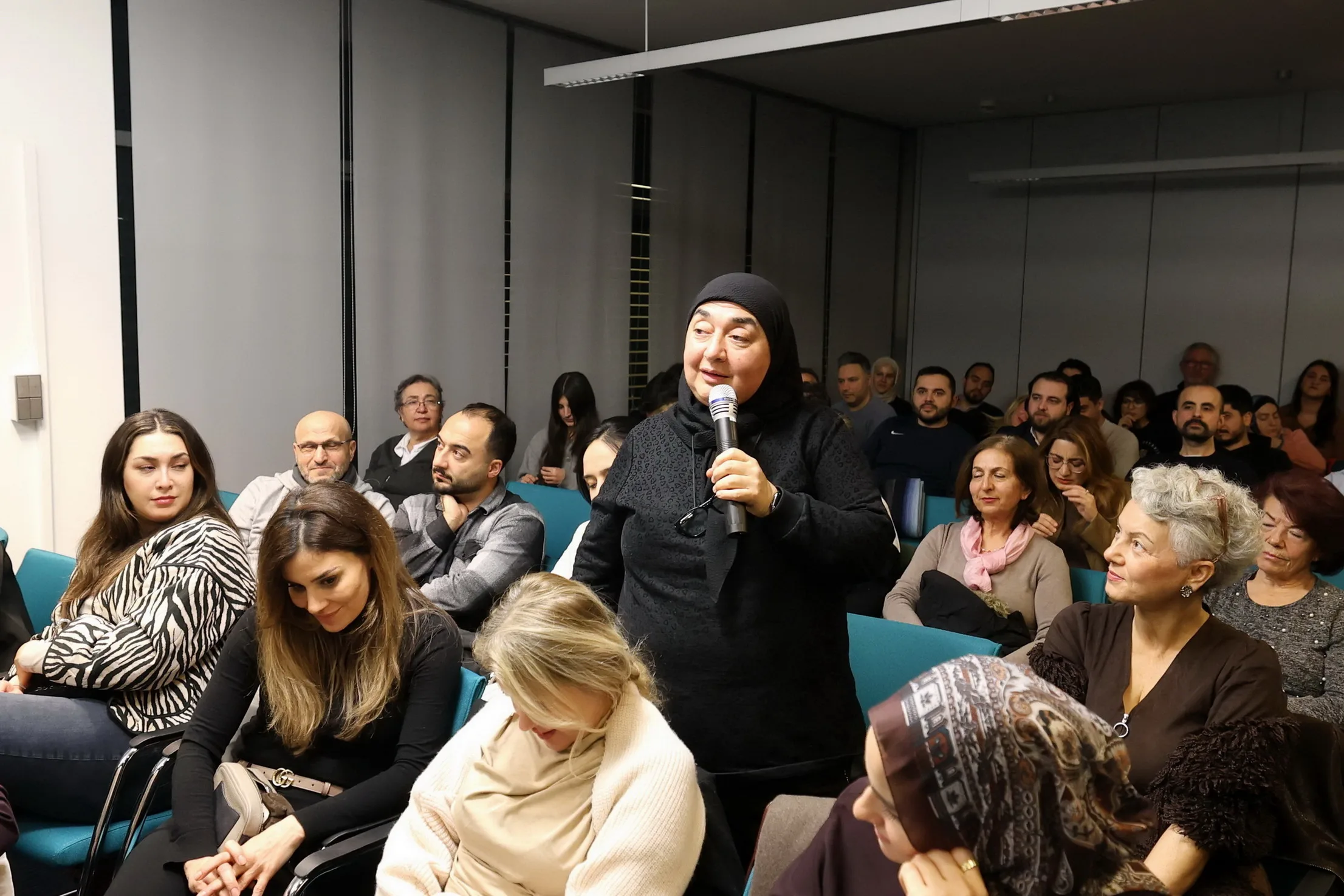 Berlin Yunus Emre Enstitüsü’nün ‘Bavula Sığmayanlar ‘Söyleşisi Yoğun İlgi Gördü