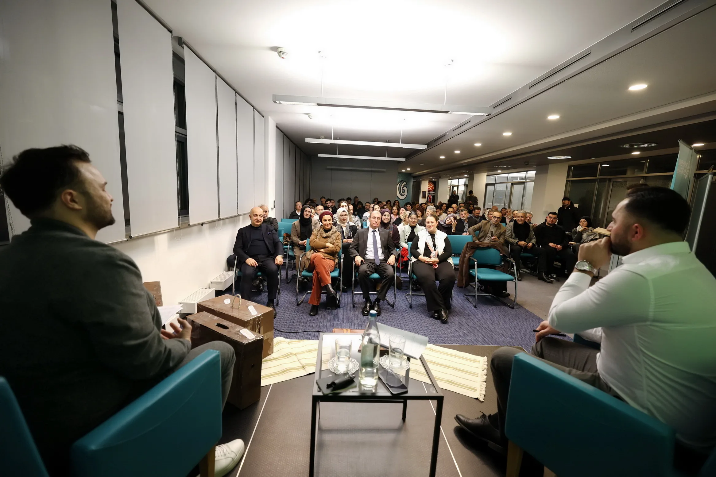 Berlin Yunus Emre Enstitüsü’nün ‘Bavula Sığmayanlar ‘Söyleşisi Yoğun İlgi Gördü