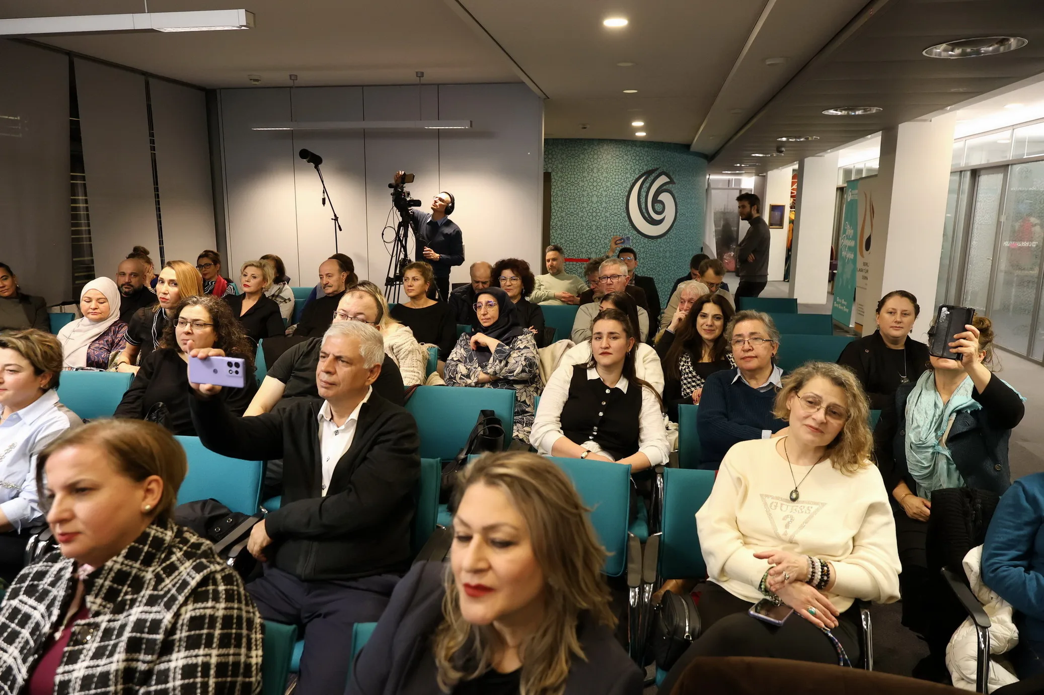 Berlin’de Türk Müziği Anlatımı ve Müzik Dinletisi Yoğun İlgi Gördü