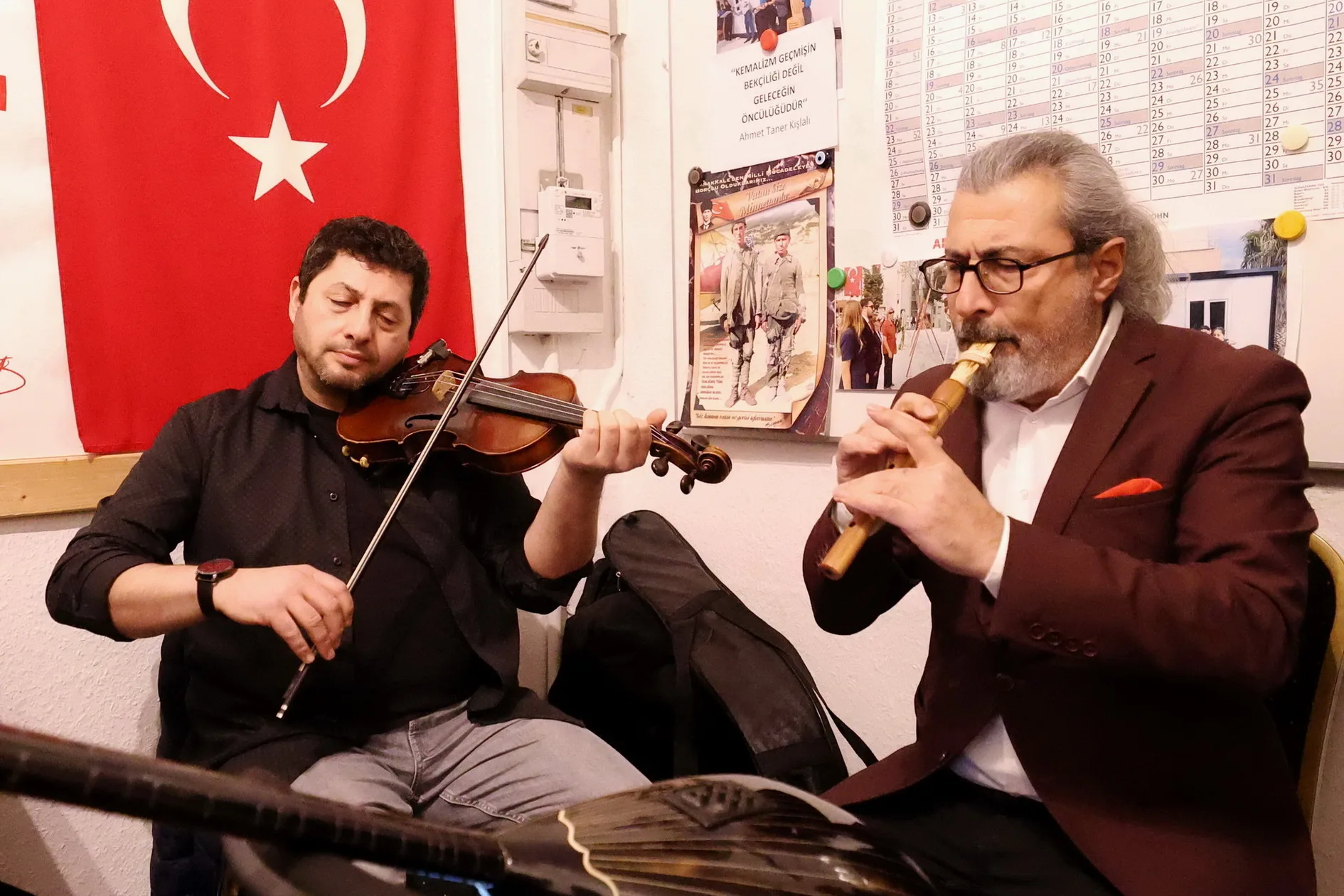 Şair Ali Kemal Aksoy’dan Berlin’de Duygu Dolu Şiir ve Müzik Akşamı