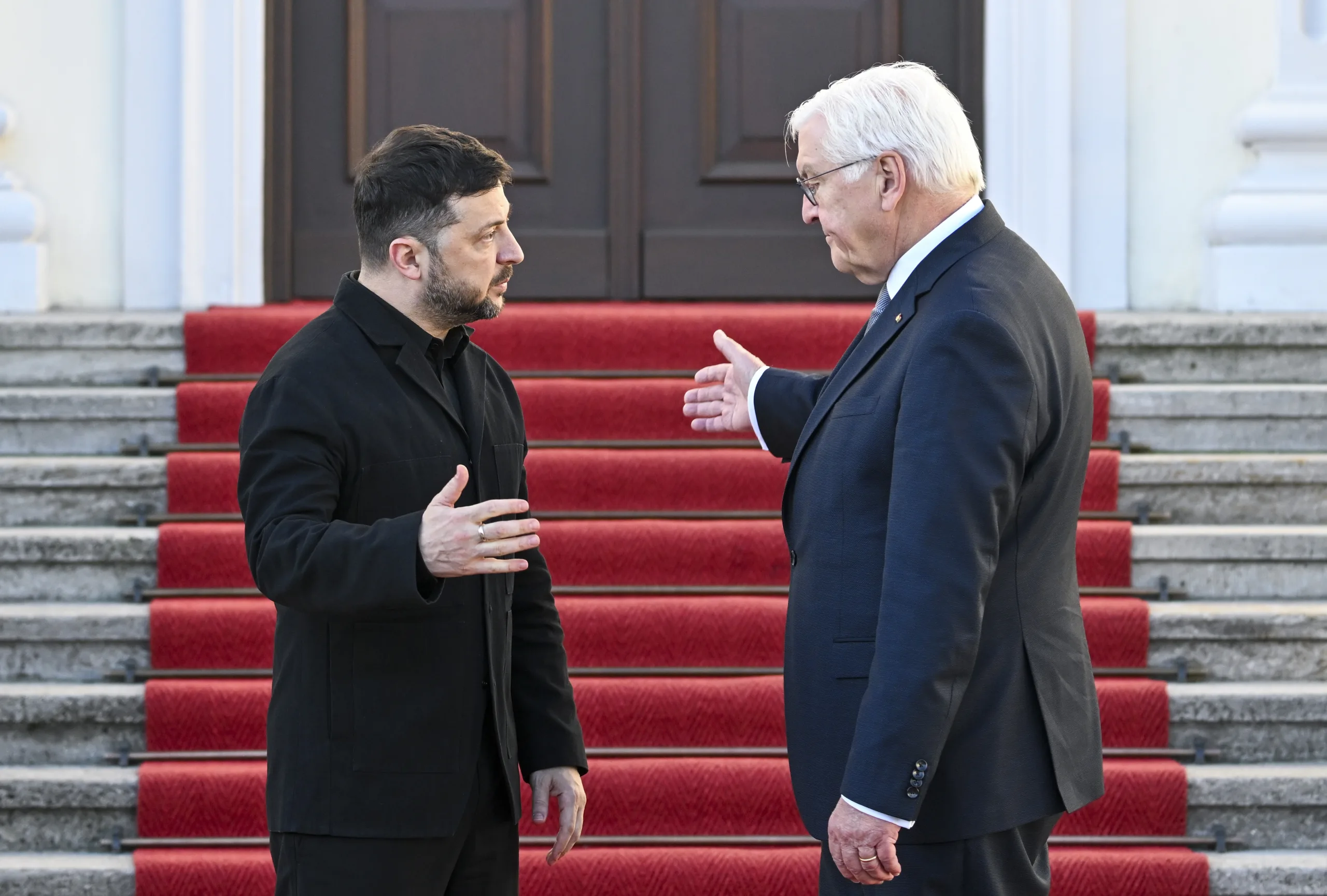 Zelenski Berlin’de Diplomasi Trafiğini Sürdürdü