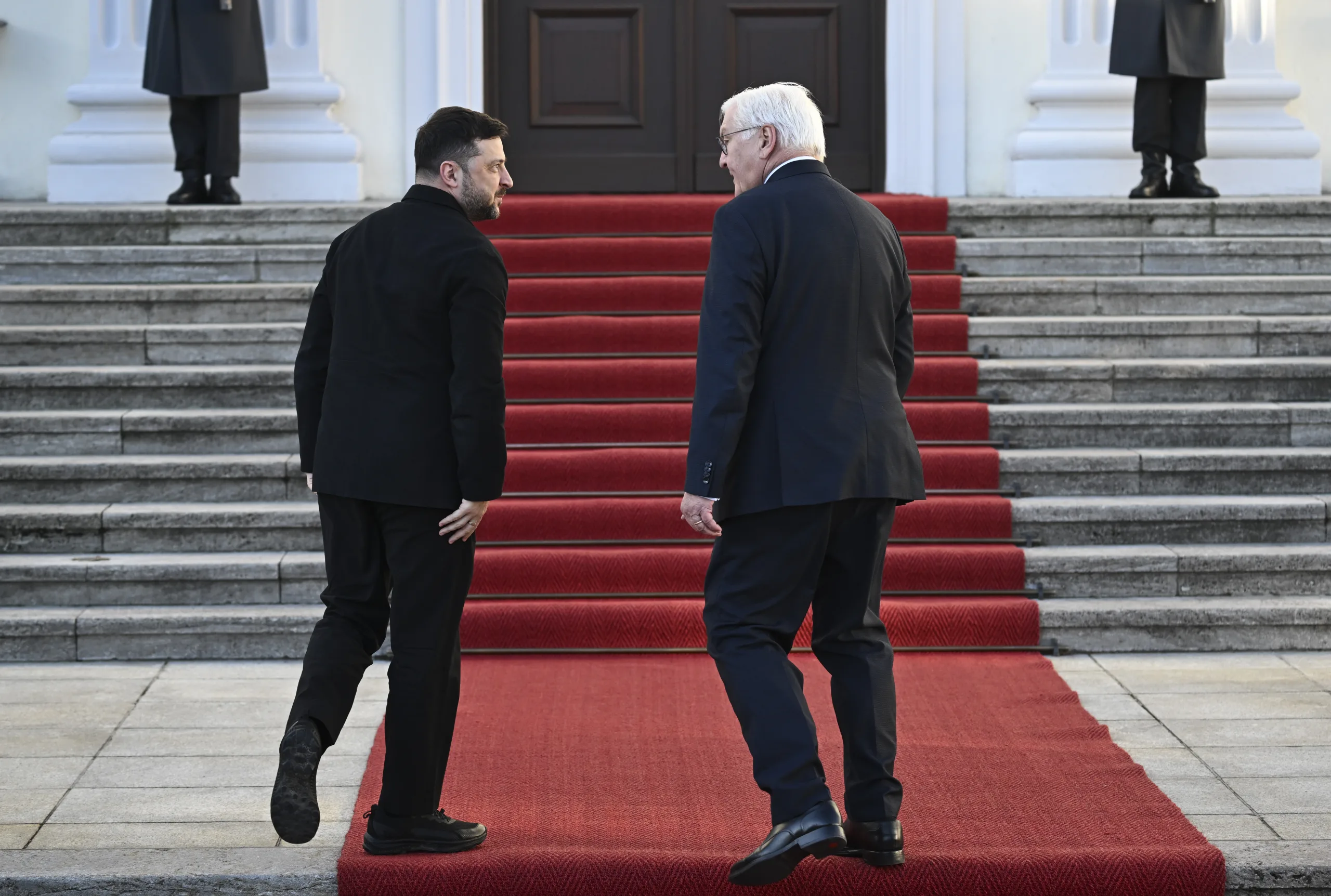 Zelenski Berlin’de Diplomasi Trafiğini Sürdürdü