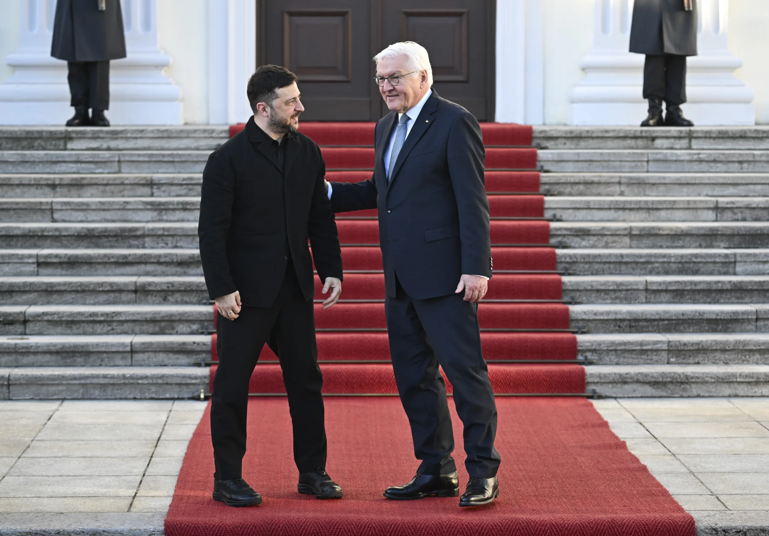 Zelenski Berlin’de Diplomasi Trafiğini Sürdürdü