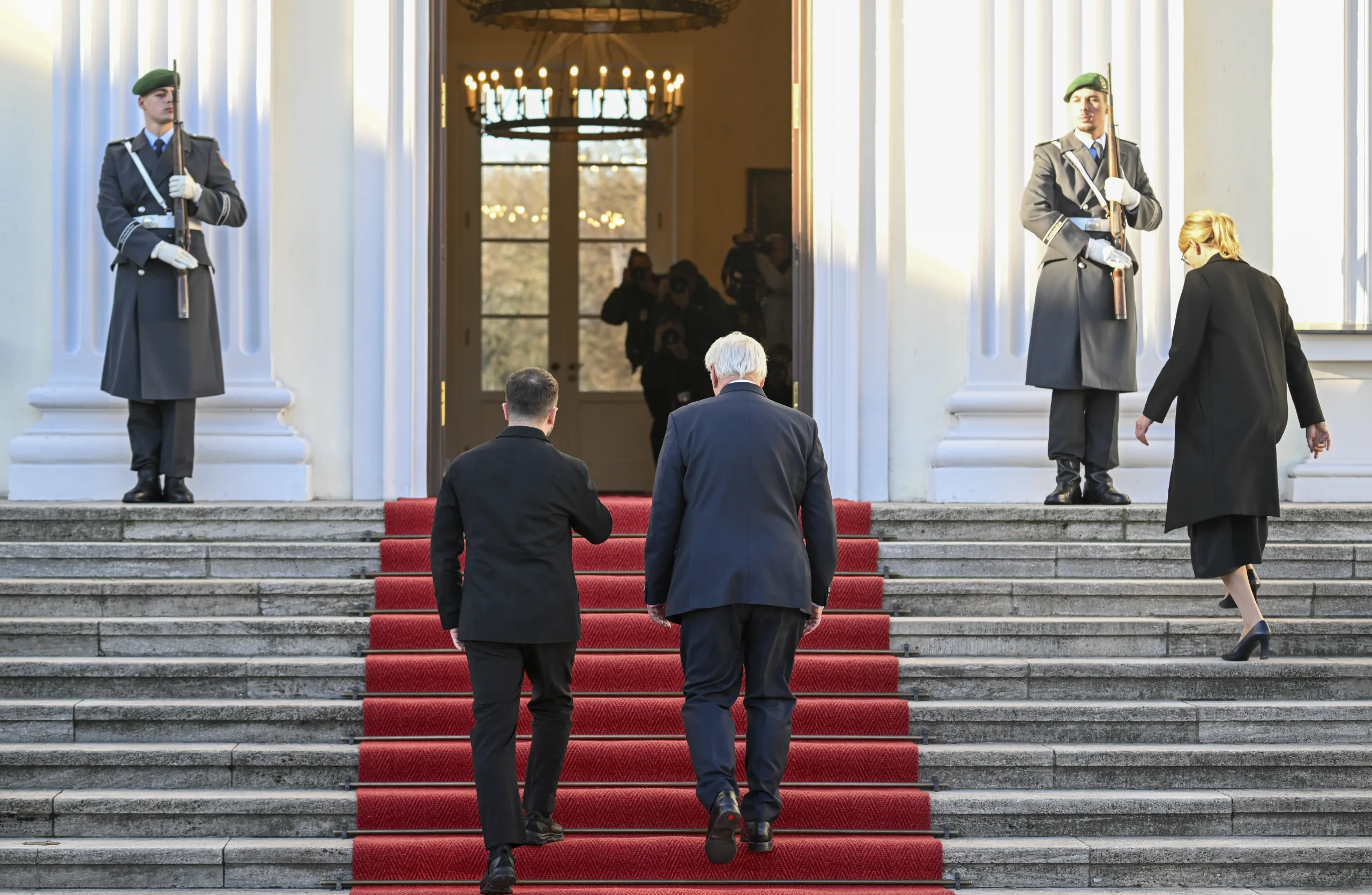 Zelenski Berlin’de Diplomasi Trafiğini Sürdürdü