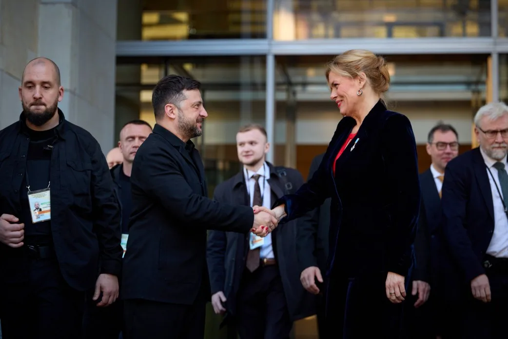 Zelenski Berlin’de Diplomasi Trafiğini Sürdürdü