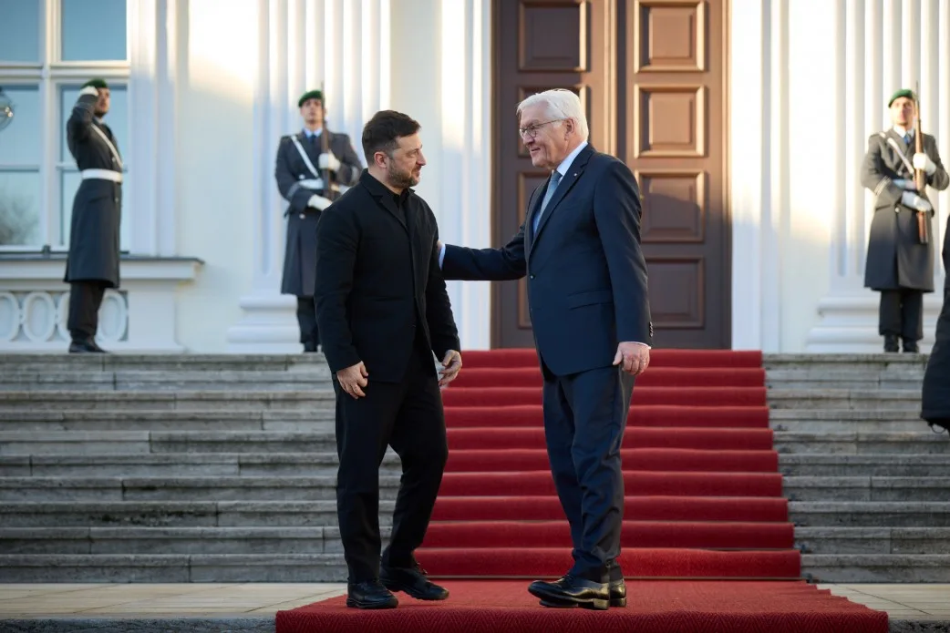 Zelenski Berlin’de Diplomasi Trafiğini Sürdürdü