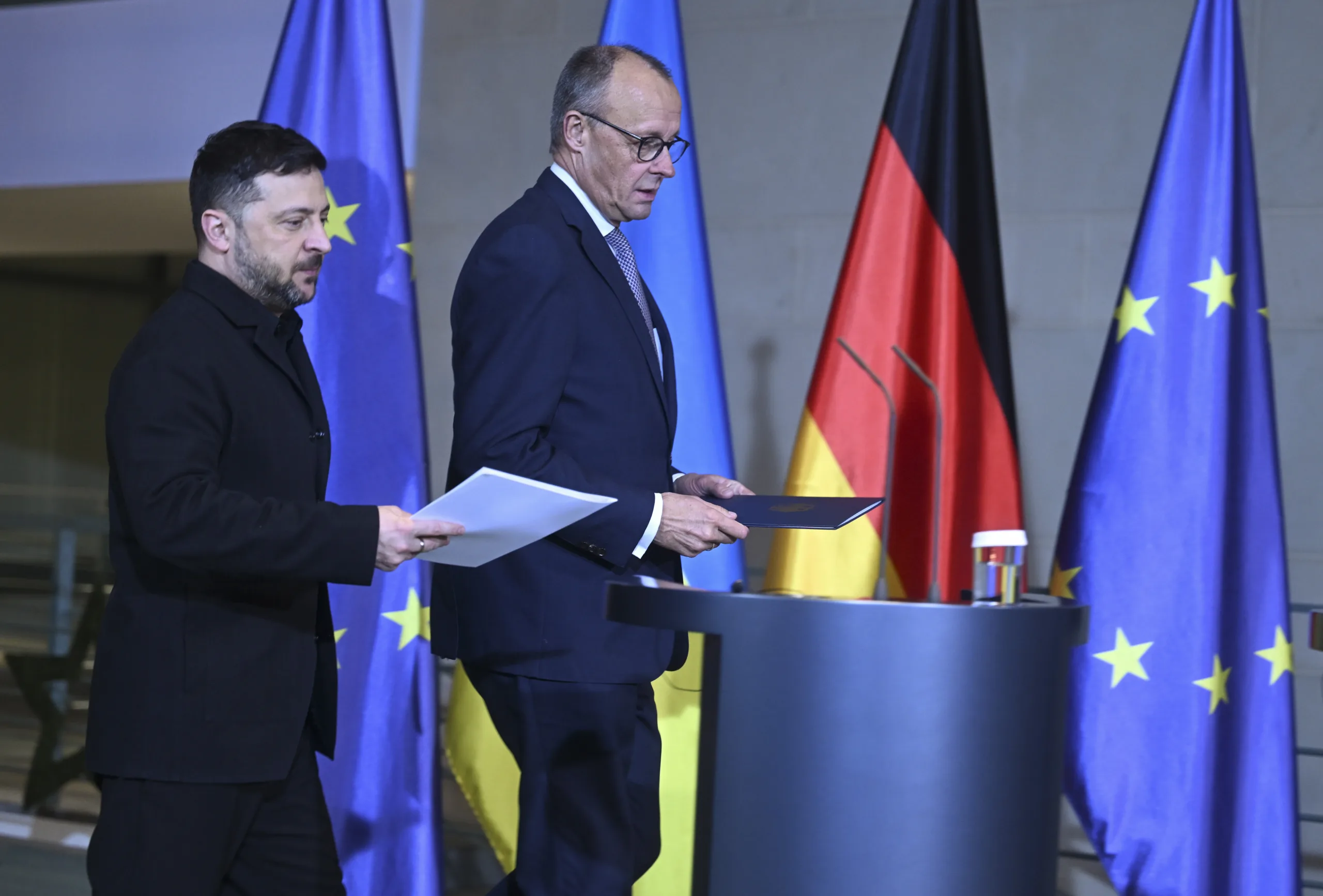 Zelenski Berlin’de Diplomasi Trafiğini Sürdürdü
