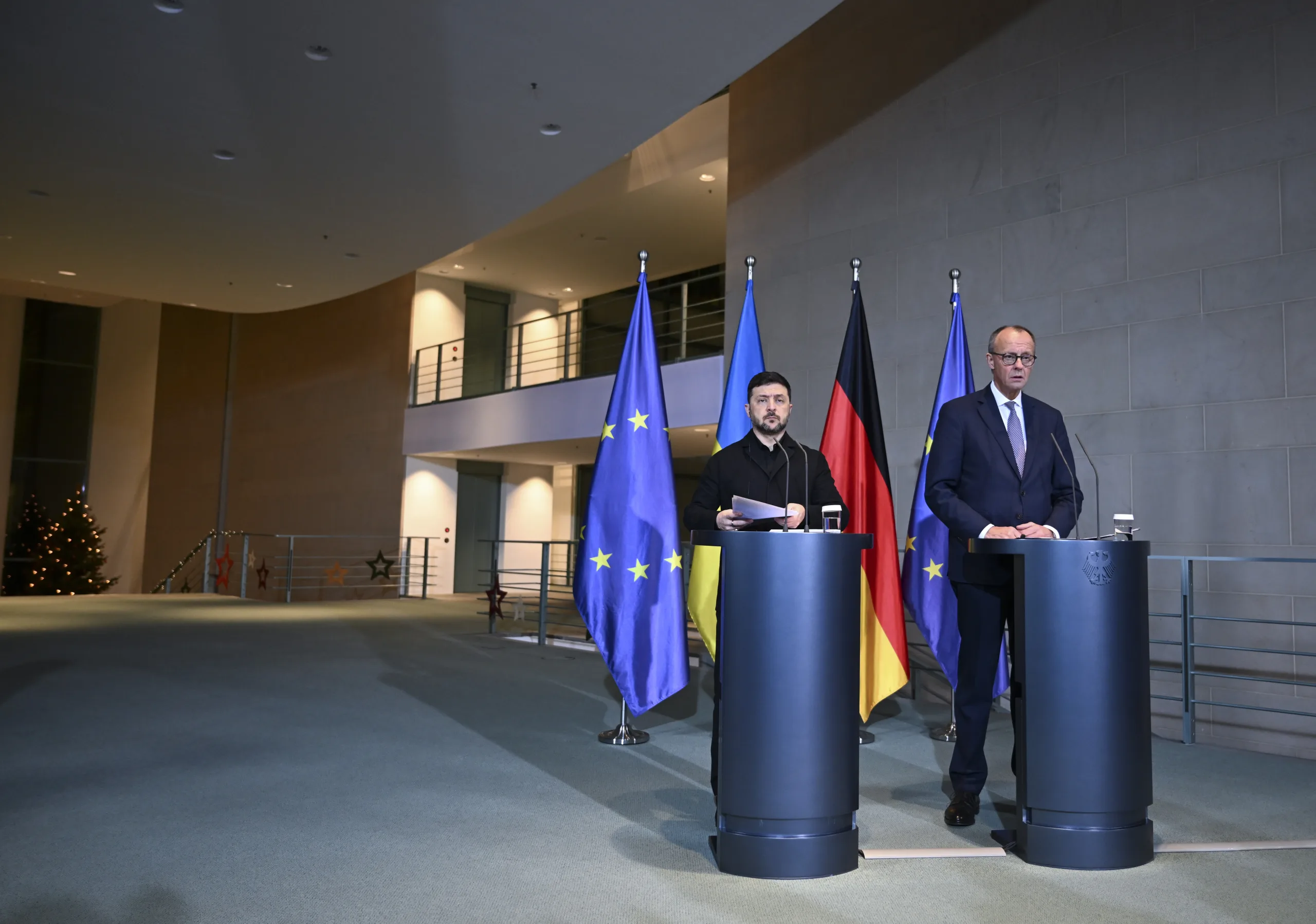 Zelenski Berlin’de Diplomasi Trafiğini Sürdürdü
