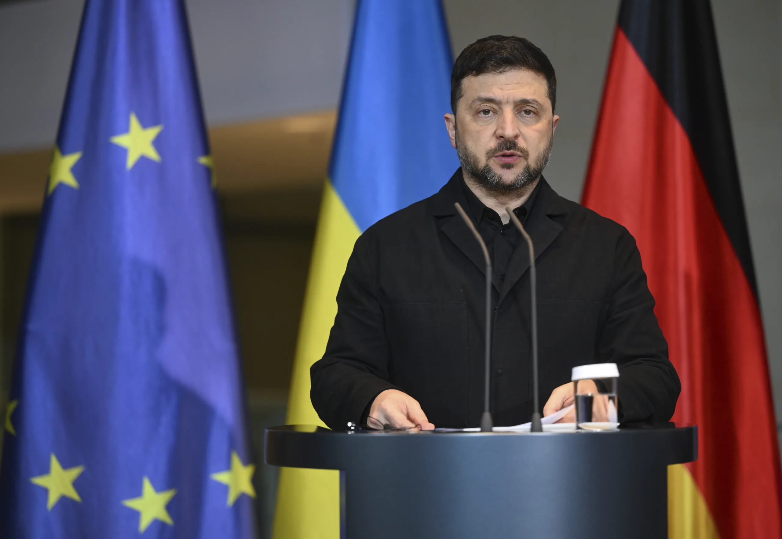 Zelenski Berlin’de Diplomasi Trafiğini Sürdürdü