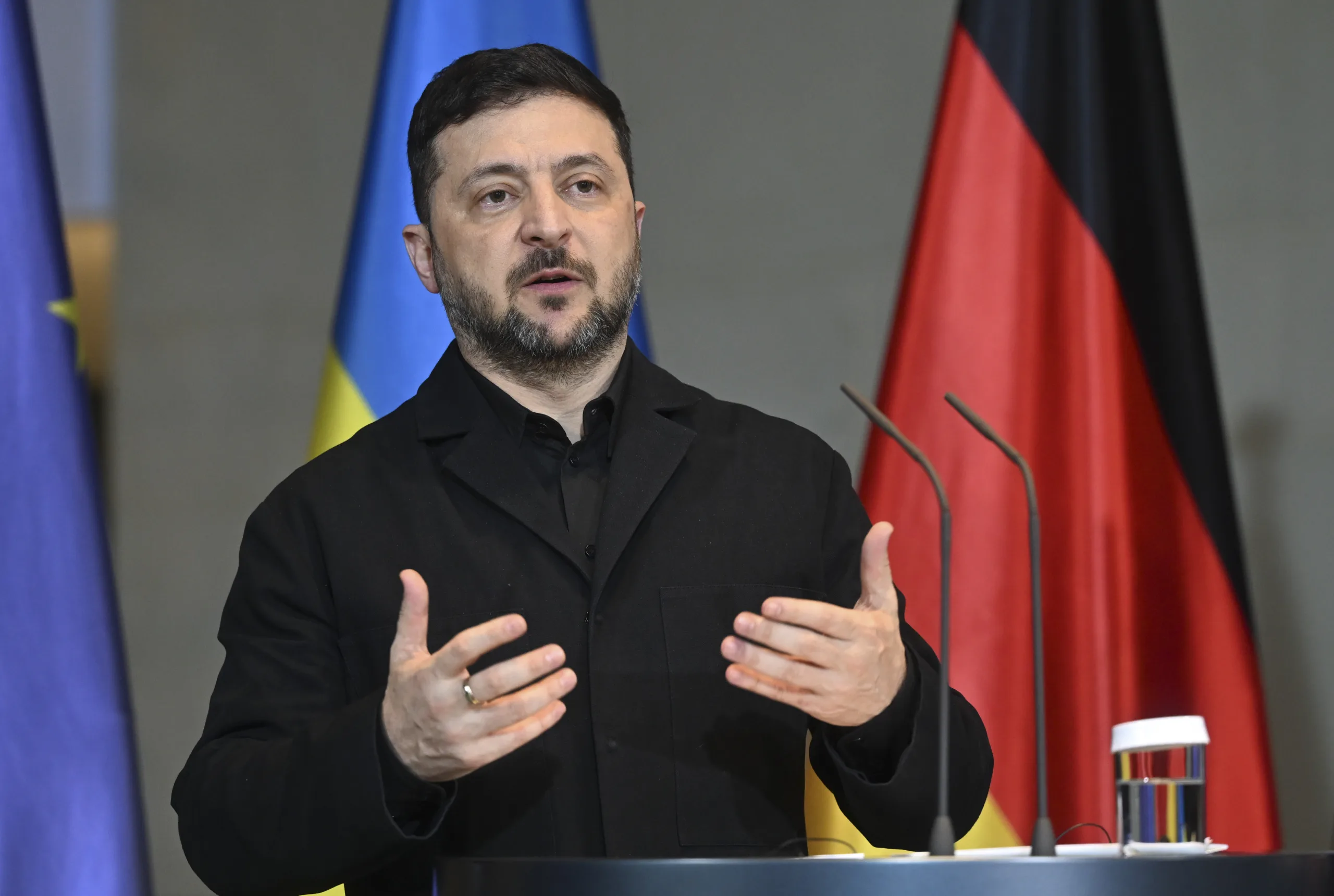 Zelenski Berlin’de Diplomasi Trafiğini Sürdürdü