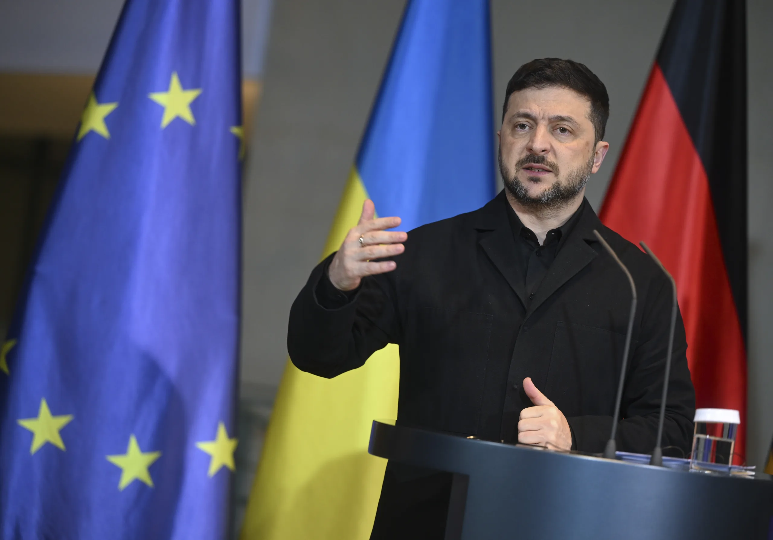 Zelenski Berlin’de Diplomasi Trafiğini Sürdürdü