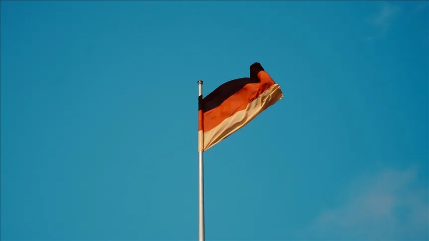 Berlin'de başörtülü kadına ırkçı saldırı