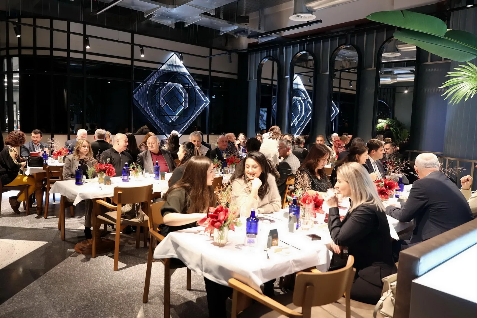 TDU’dan Berlin’de Başarılı Noel Yemeği Organizasyonu