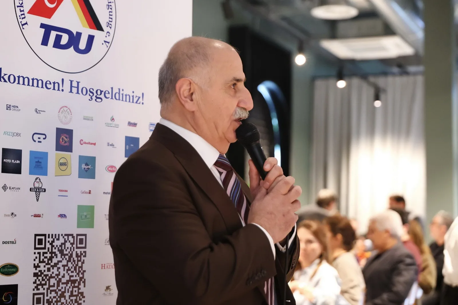 TDU’dan Berlin’de Başarılı Noel Yemeği Organizasyonu
