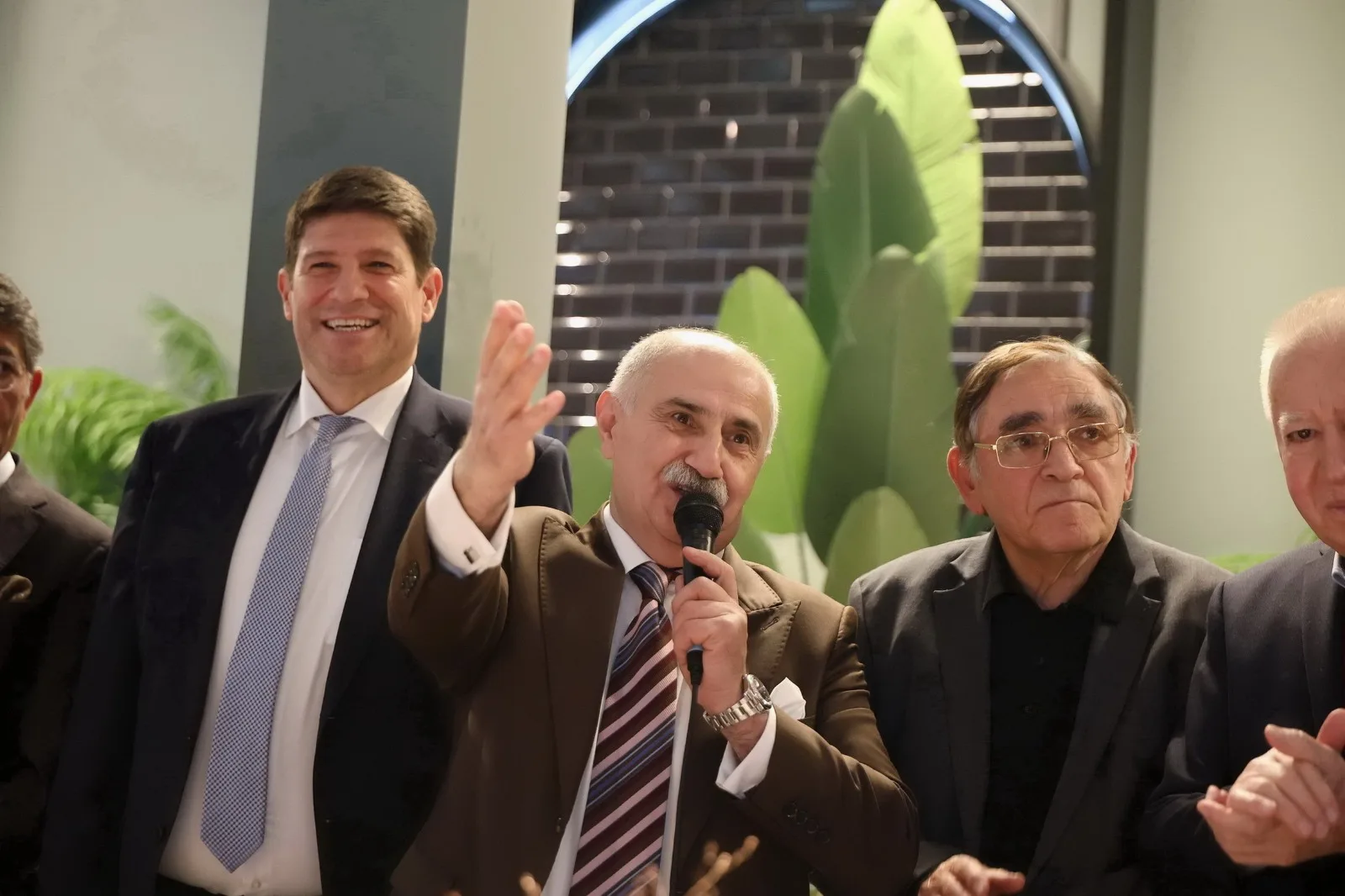 TDU’dan Berlin’de Başarılı Noel Yemeği Organizasyonu