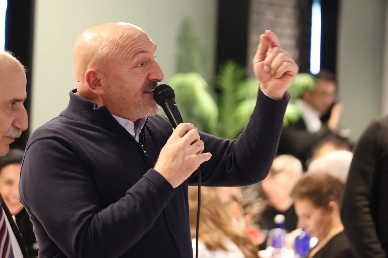 TDU’dan Berlin’de Başarılı Noel Yemeği Organizasyonu