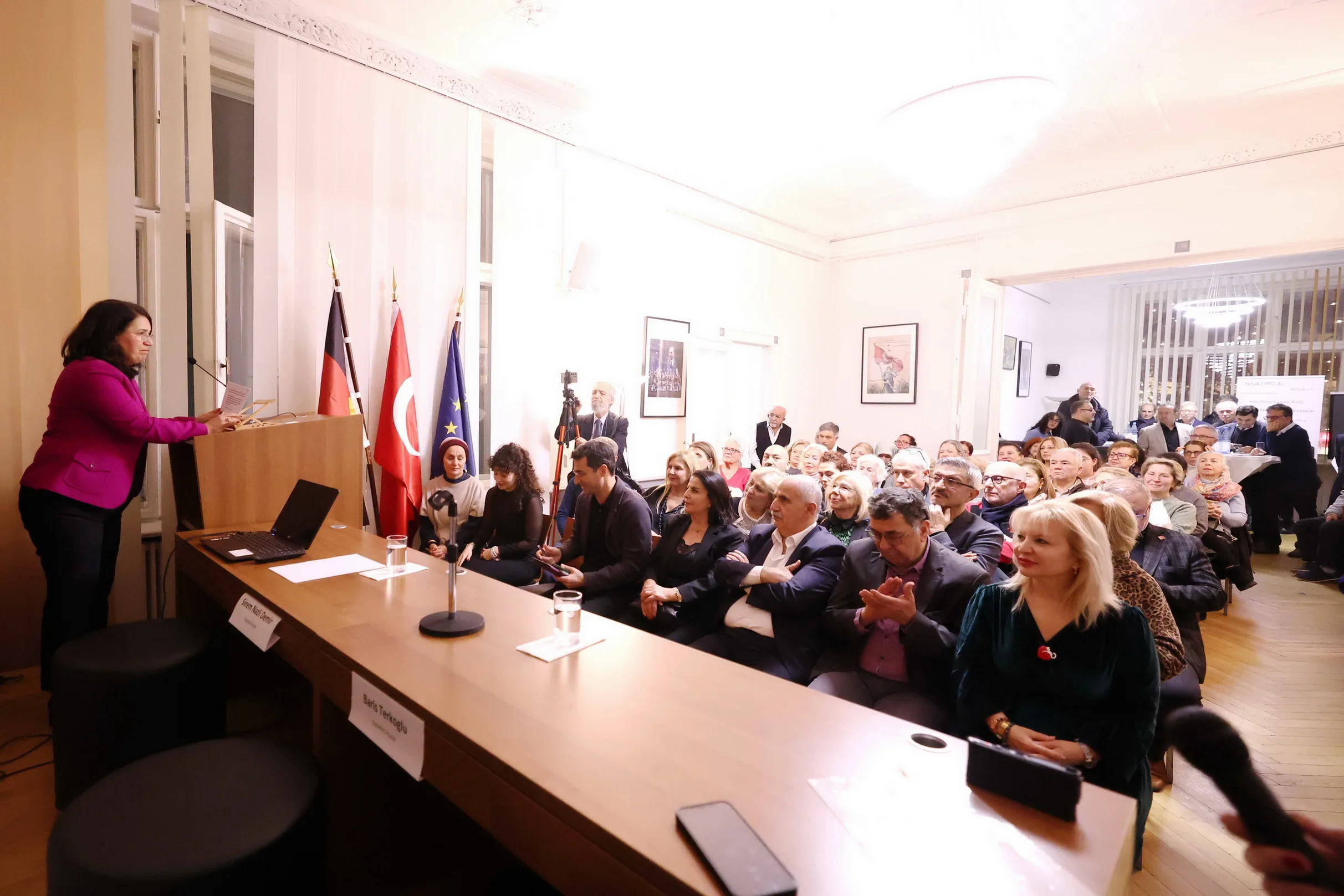 "Türkiye’de İfade Özgürlüğü ve Kadın Hakları Diplerde"