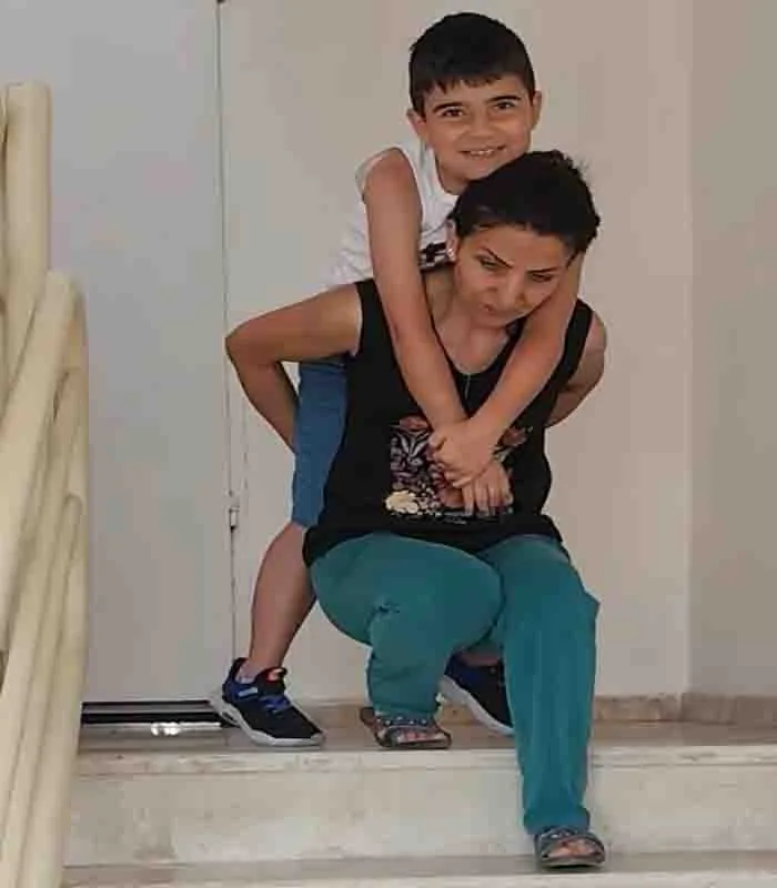 Çaresiz Anne, DMD Hastası Oğlu Yağız Eren İçin Yardım Bekliyor