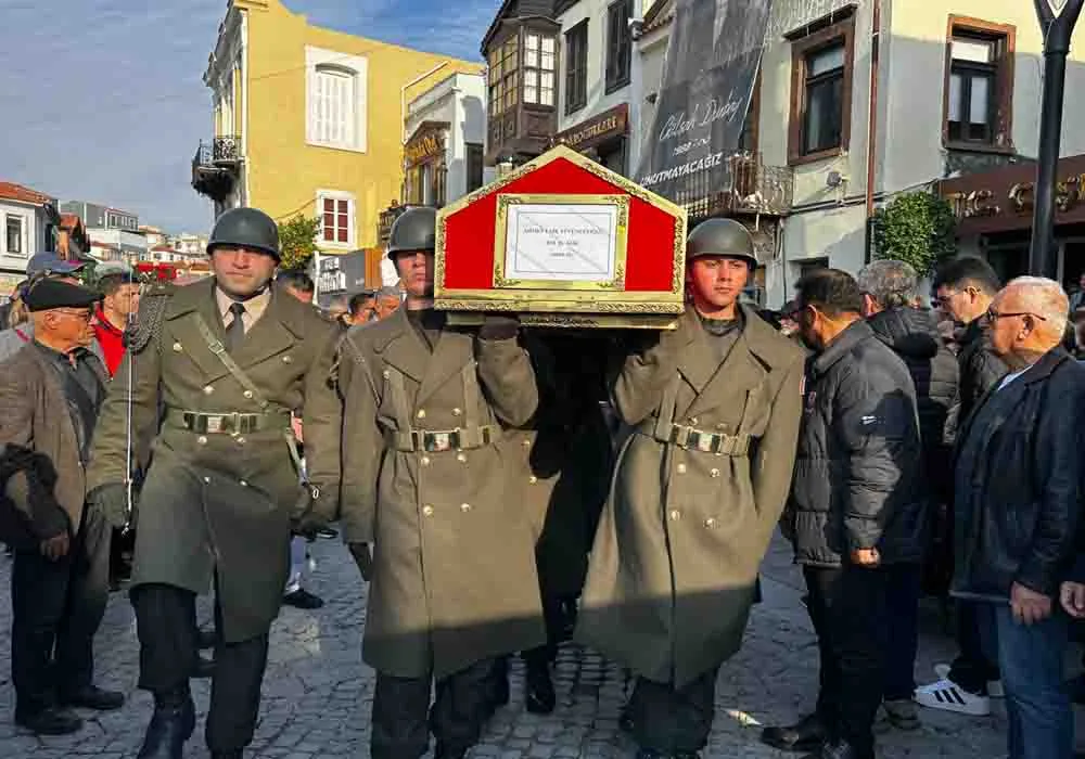 Çeşme’yi 20 Yıl Yöneten Başkan Ahmet Faik Tütüncüoğlu Son Yolculuğuna Uğurlandı