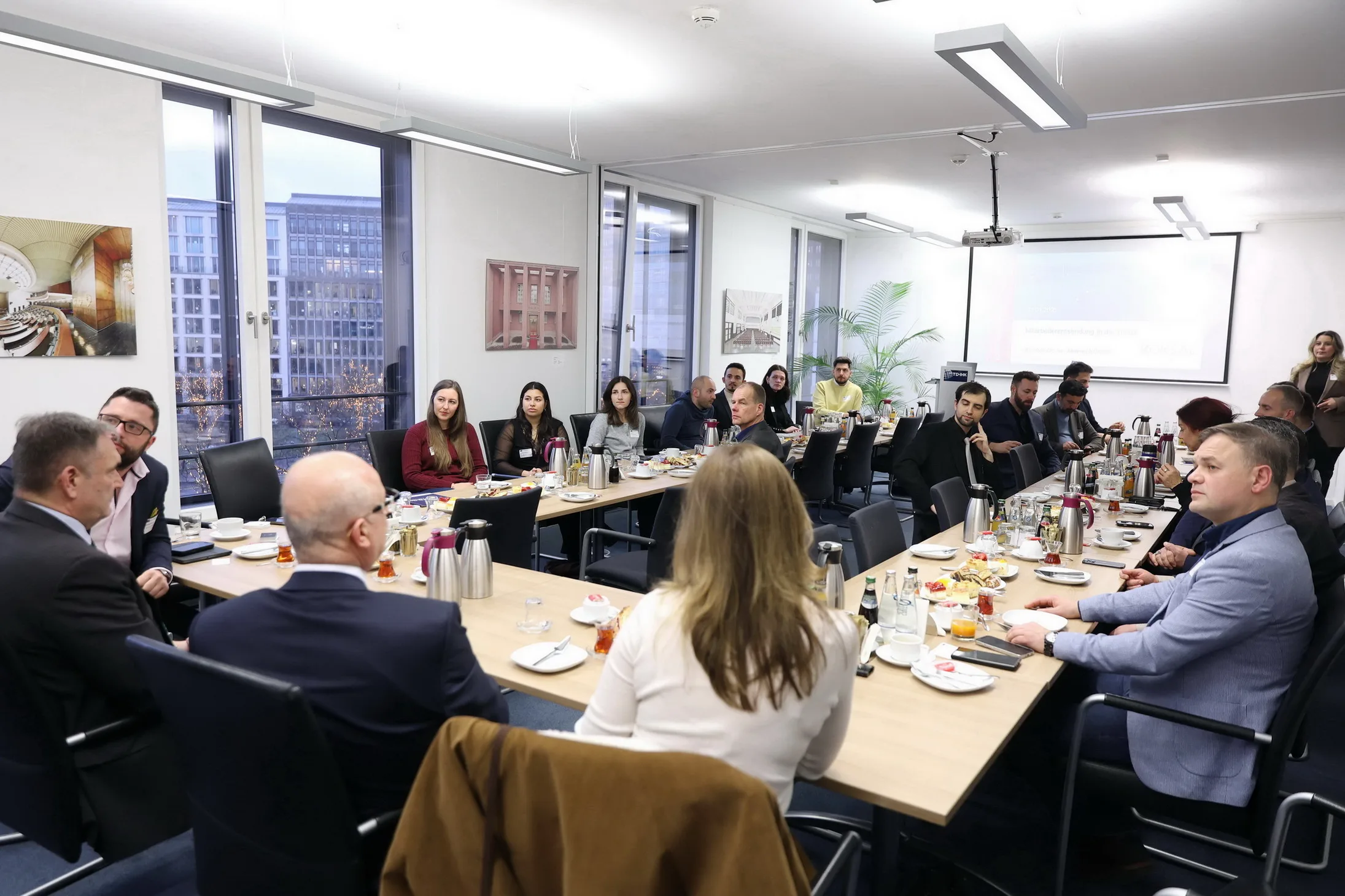 TD-IHK Berlin’de ‘Türkiye’ye Personel Görevlendirmeleri’ Masaya Yatırıldı