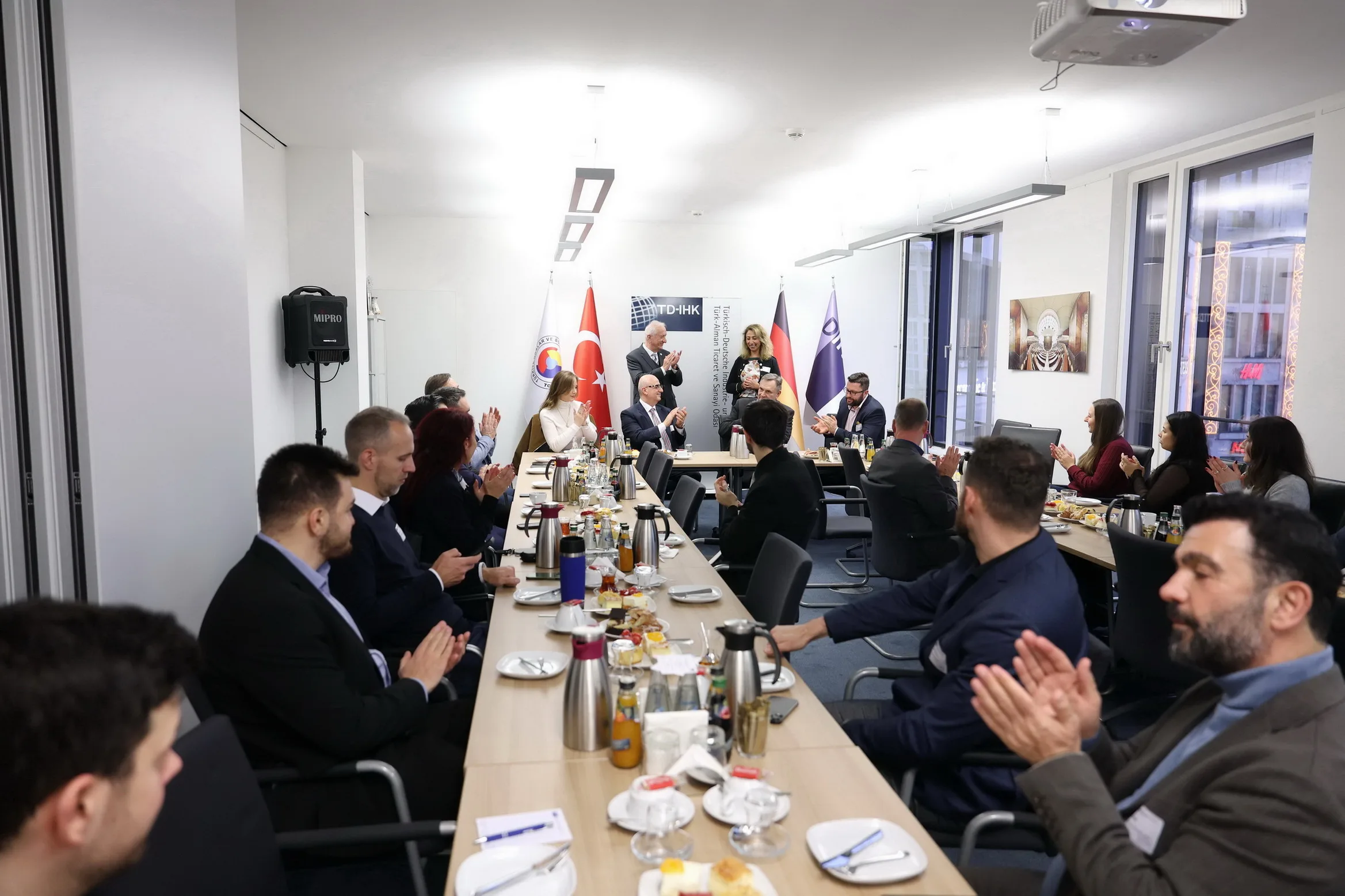 TD-IHK Berlin’de ‘Türkiye’ye Personel Görevlendirmeleri’ Masaya Yatırıldı