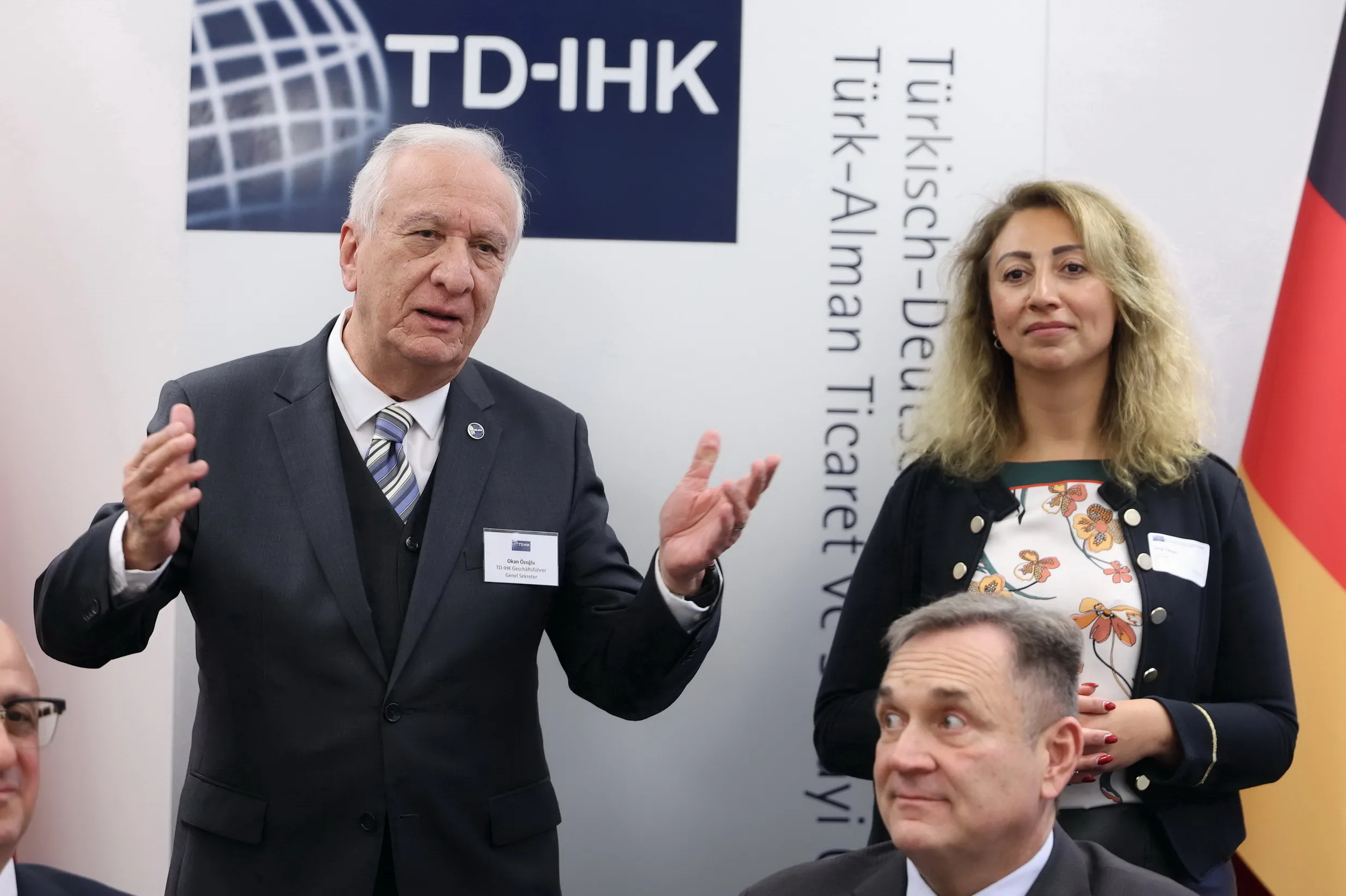 TD-IHK Berlin’de ‘Türkiye’ye Personel Görevlendirmeleri’ Masaya Yatırıldı