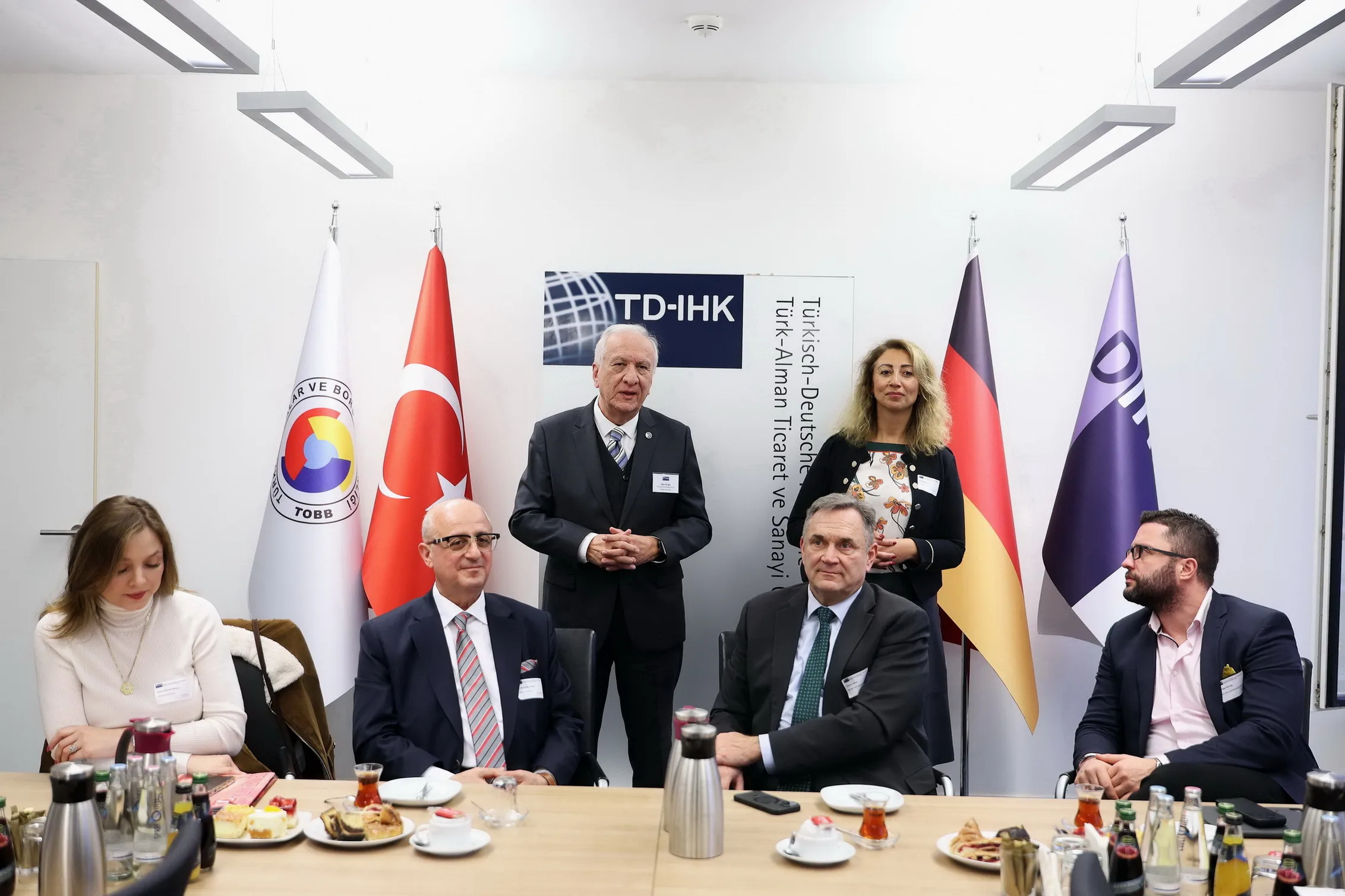 TD-IHK Berlin’de ‘Türkiye’ye Personel Görevlendirmeleri’ Masaya Yatırıldı