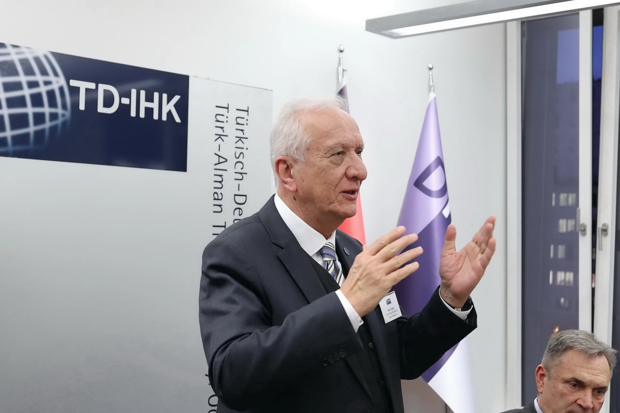 TD-IHK Berlin’de ‘Türkiye’ye Personel Görevlendirmeleri’ Masaya Yatırıldı