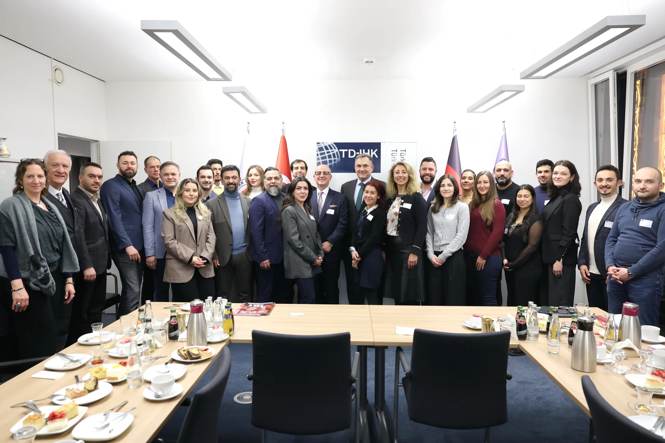 TD-IHK Berlin’de ‘Türkiye’ye Personel Görevlendirmeleri’ Masaya Yatırıldı