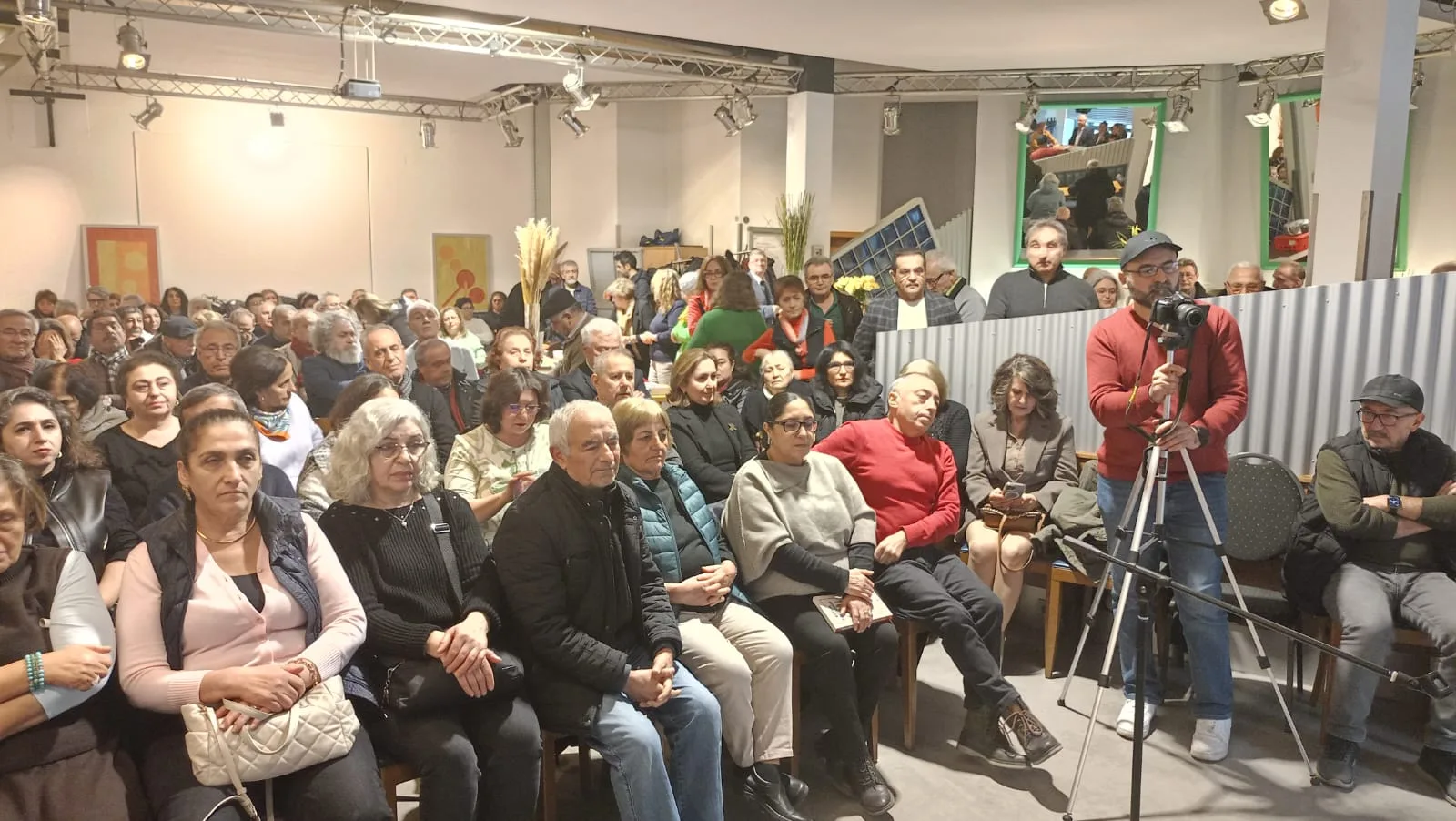 Duisburg’da Merdan Yanardağ ile Dayanışma Etkinliğine Yoğun Katılım