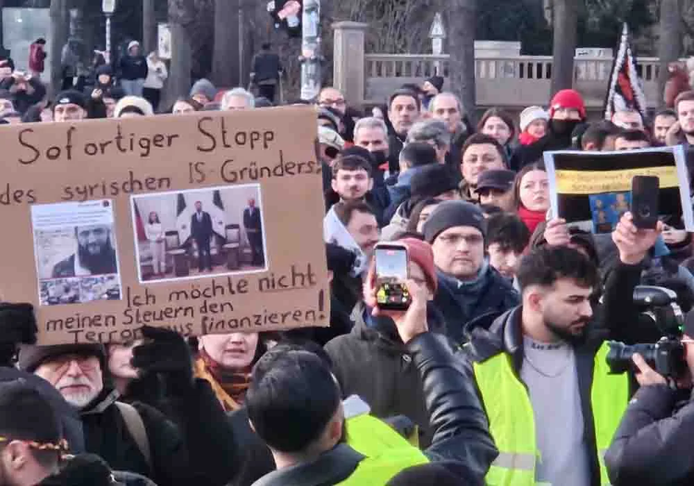 Federal Hükümetin Ahmed Şara Tutumu Berlin’de Protesto Edildi