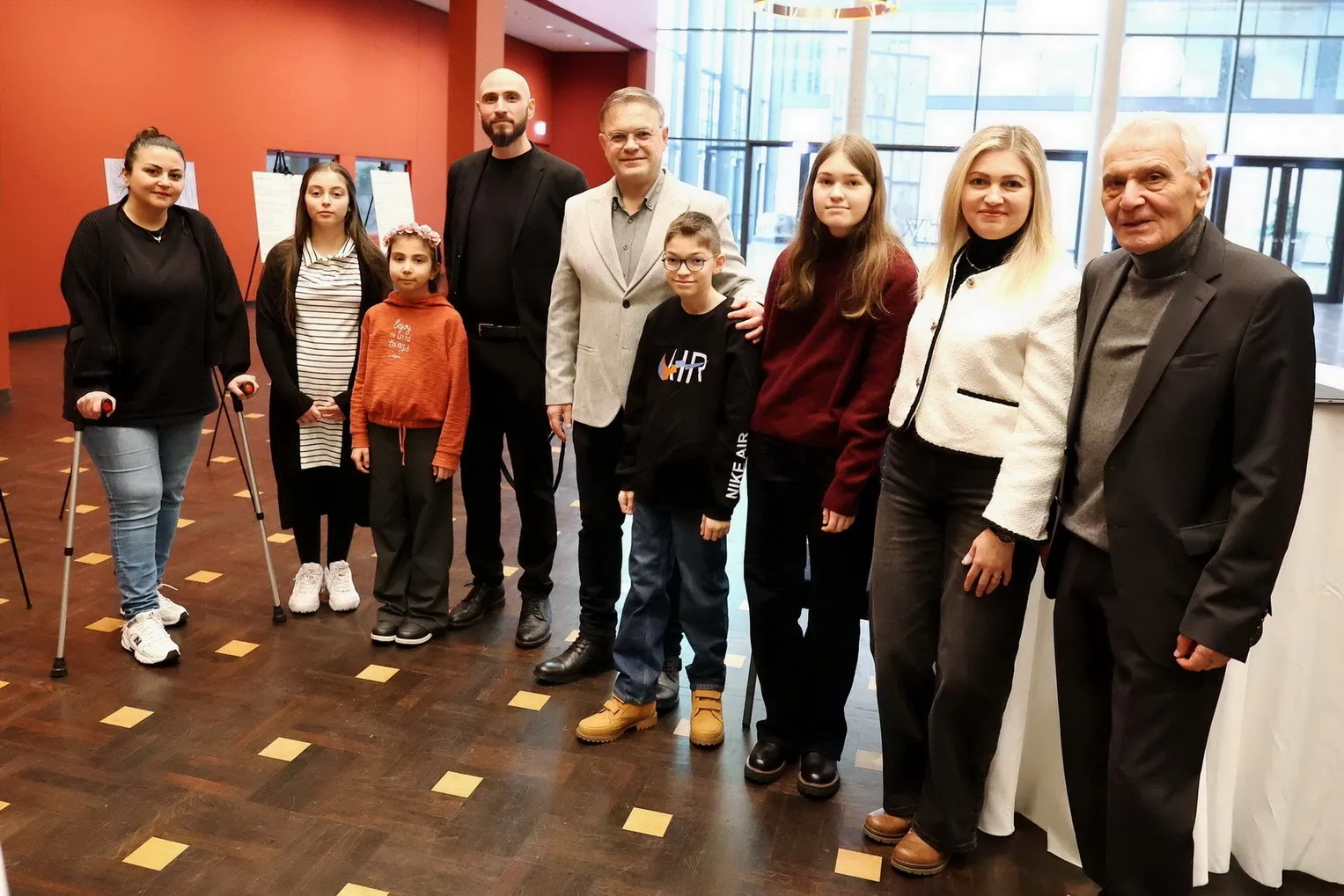 Büyükelçi Turan`dan başarılı öğrencilere ödül