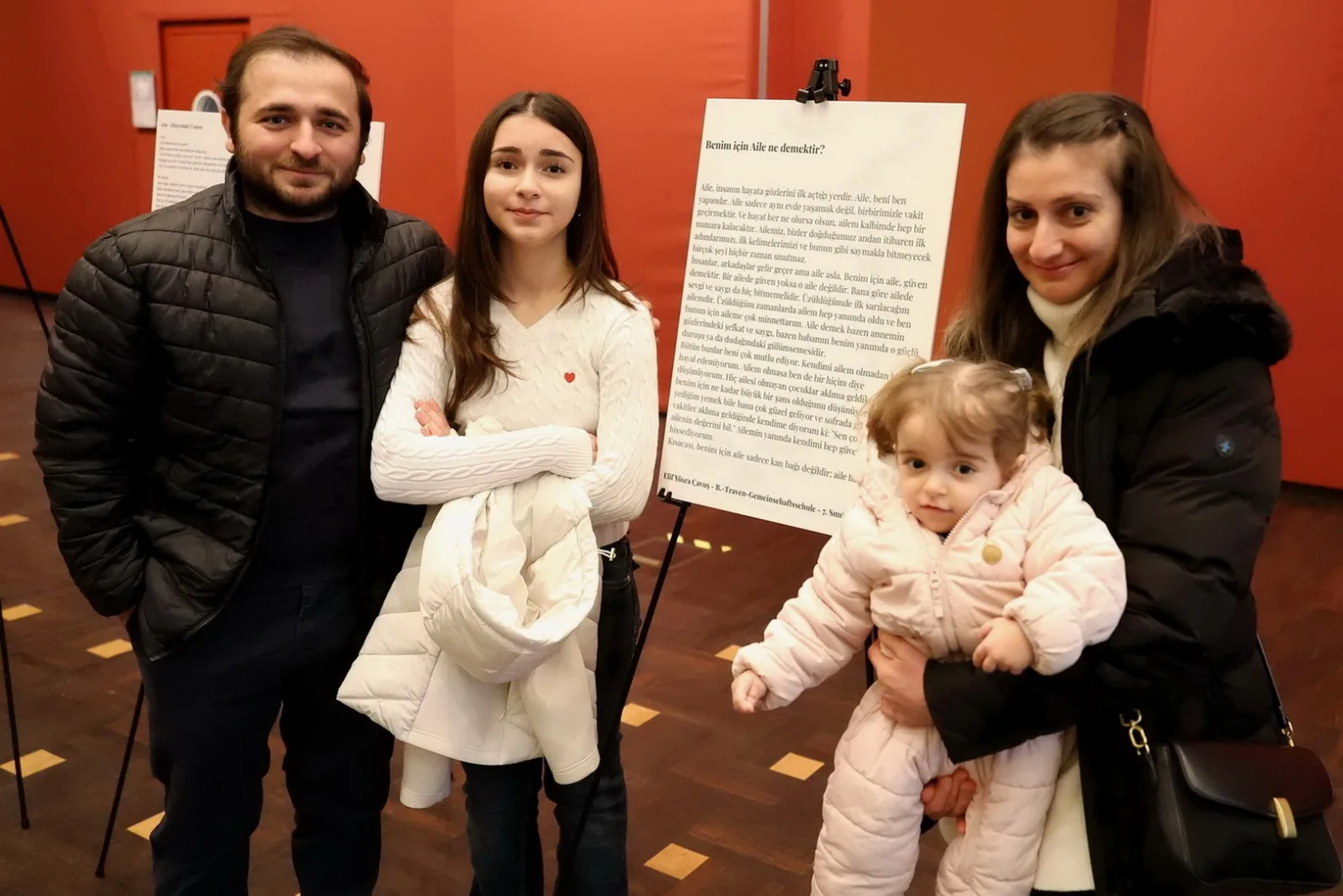 Büyükelçi Turan`dan başarılı öğrencilere ödül