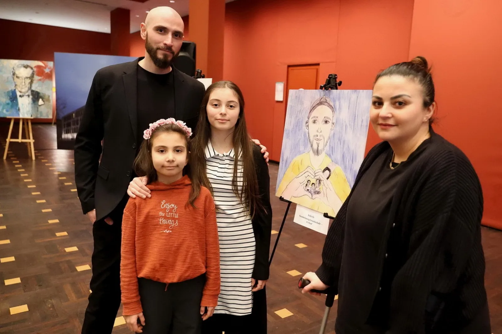 Büyükelçi Turan`dan başarılı öğrencilere ödül