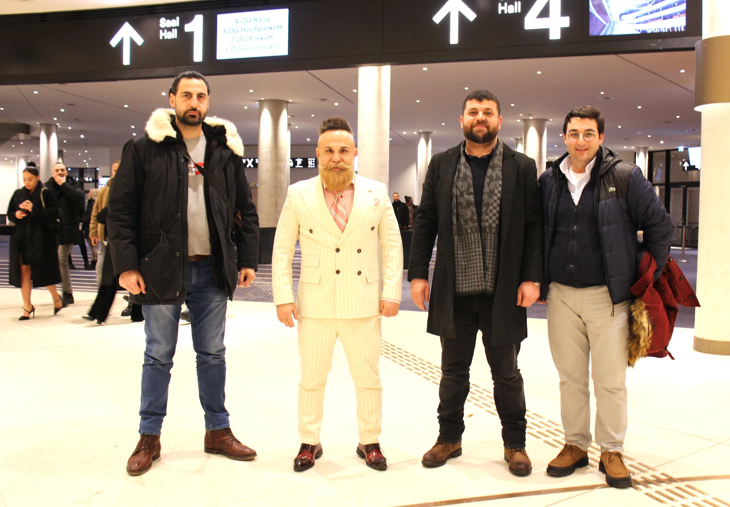İbrahim Tatlıses Hamburg’da Hayranlarıyla Buluştu