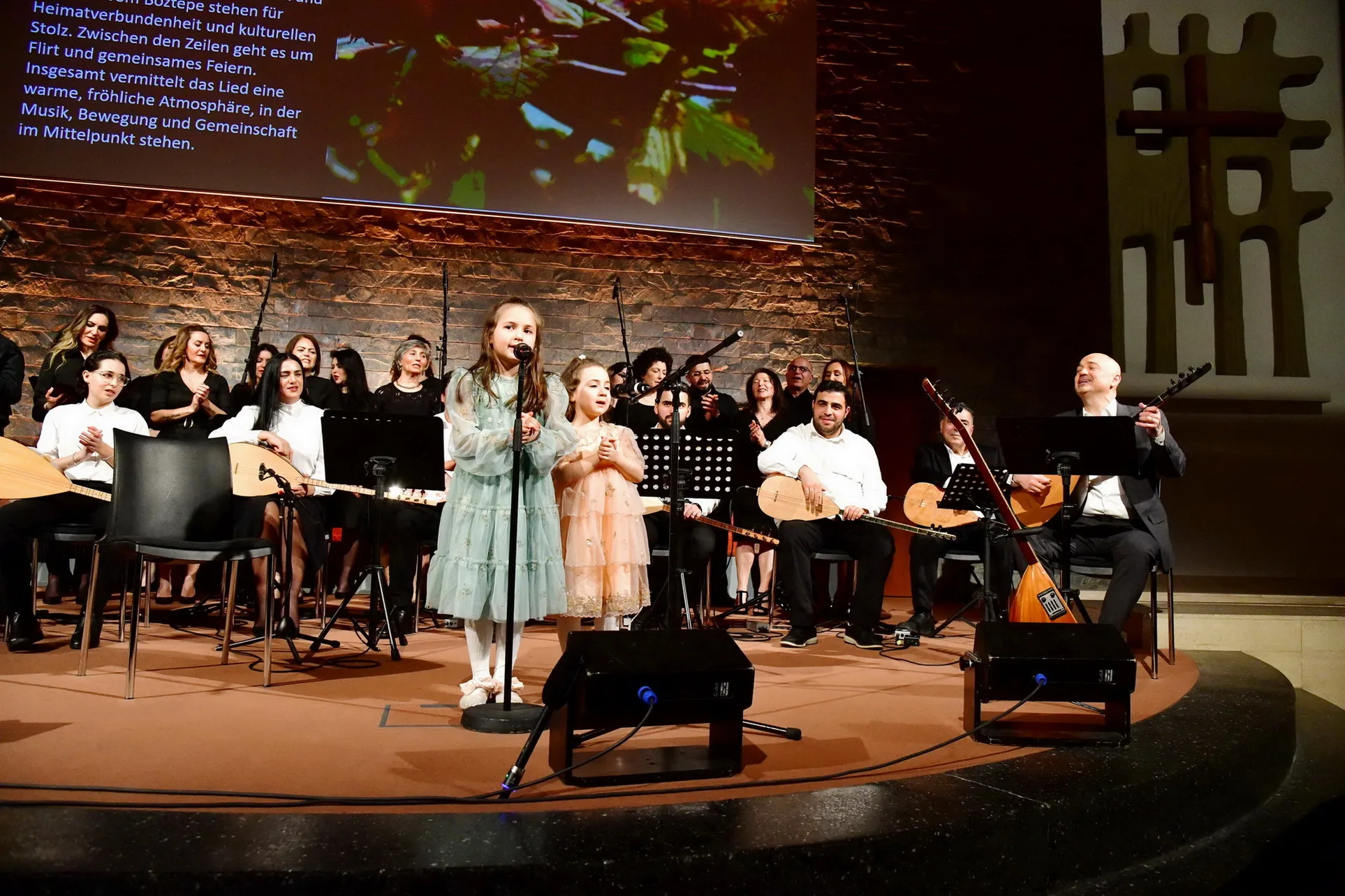 Berlin’de Cem Çelebi ve Korosundan Unutulmaz Konser