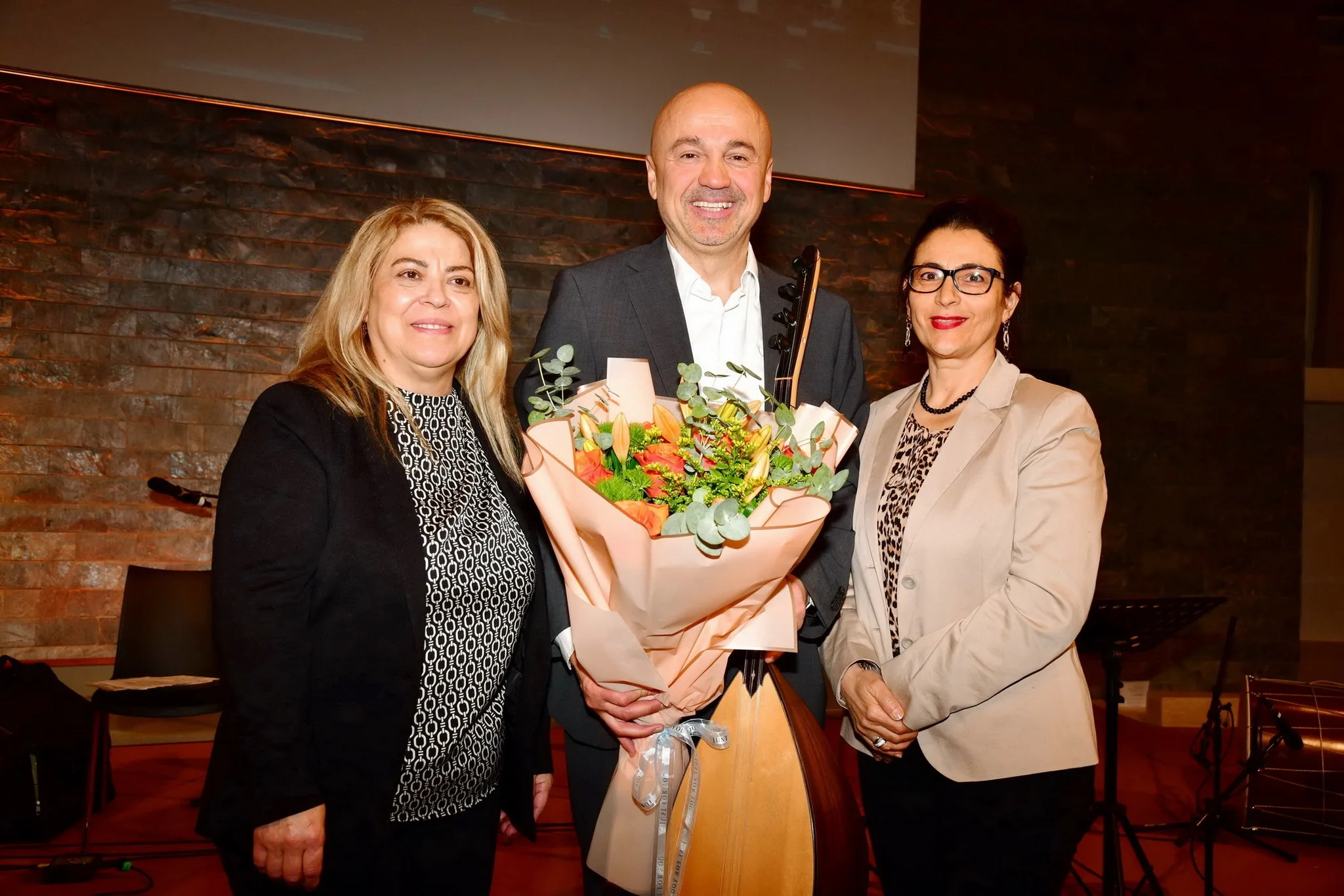 Berlin’de Cem Çelebi ve Korosundan Unutulmaz Konser