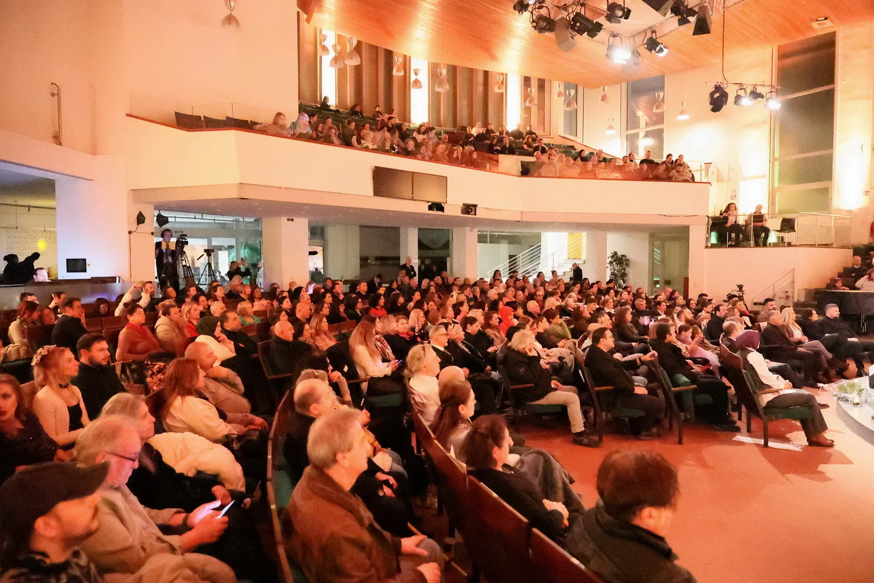 Berlin’de 65 Yıllık Göçün Hikâyesi “İşte Bu Bizim Hikayemiz” Konseriyle Taçlandı