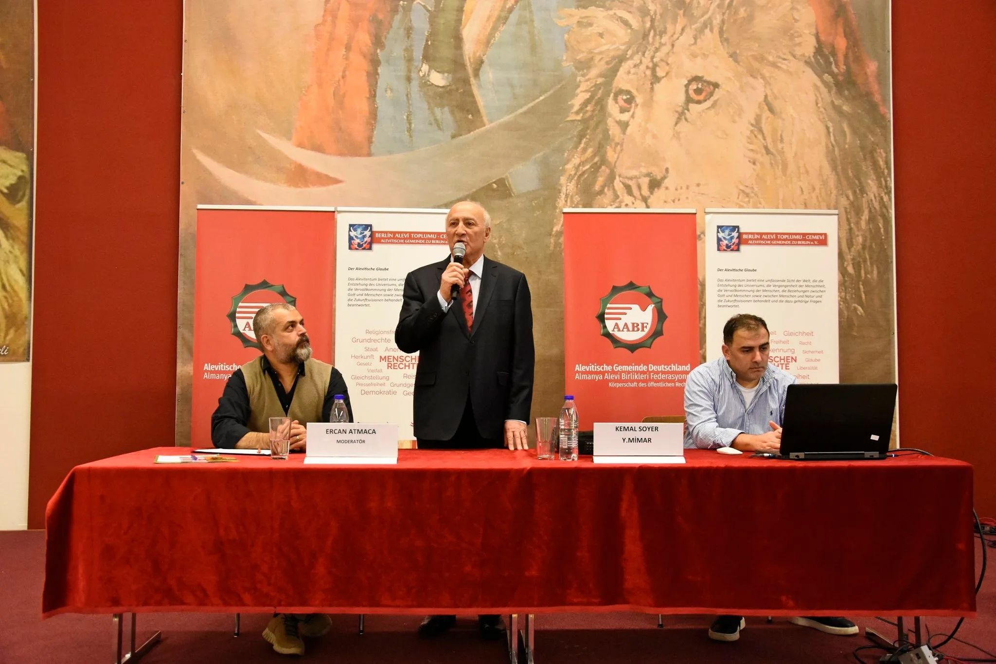 Berlin Cemevi’nde Aleviliğin Tarihsel ve Kültürel Kökleri Paneli