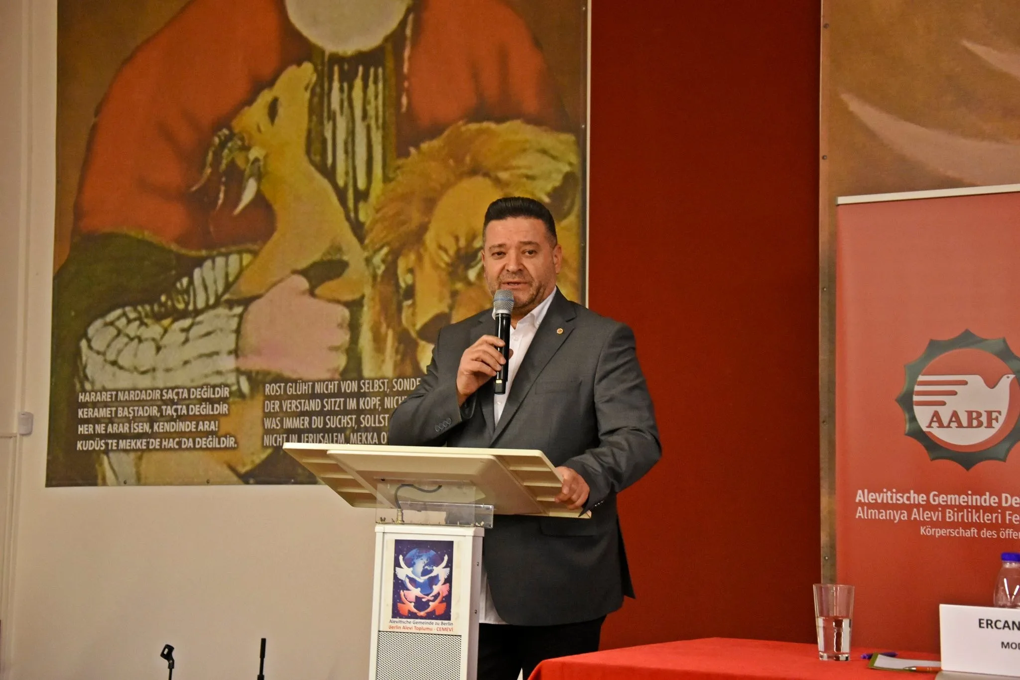 Berlin Cemevi’nde Aleviliğin Tarihsel ve Kültürel Kökleri Paneli