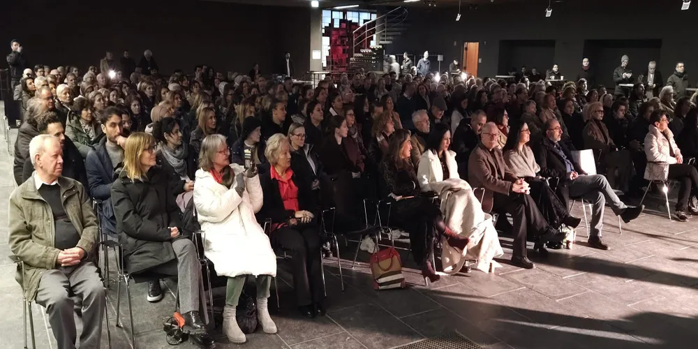 Duisburg’da Türküler ve Şarkılar Ayakta Alkışlandı