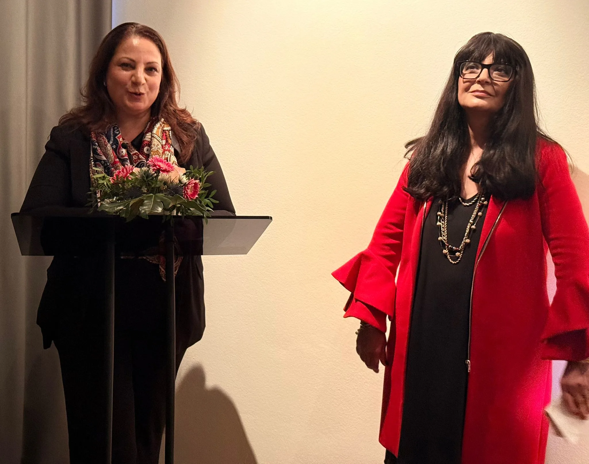 Berlin’de Anlamlı Tanıtım: “Uzay’ın Şairi Osman Türkay” Okurla Buluştu