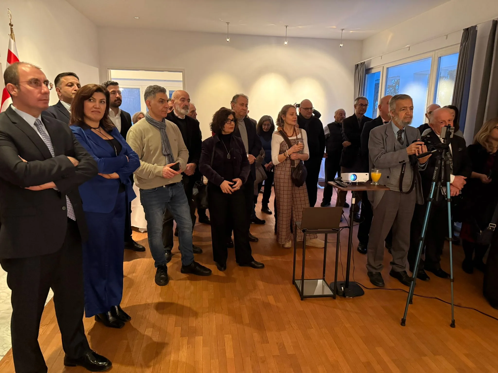 Berlin’de Anlamlı Tanıtım: “Uzay’ın Şairi Osman Türkay” Okurla Buluştu