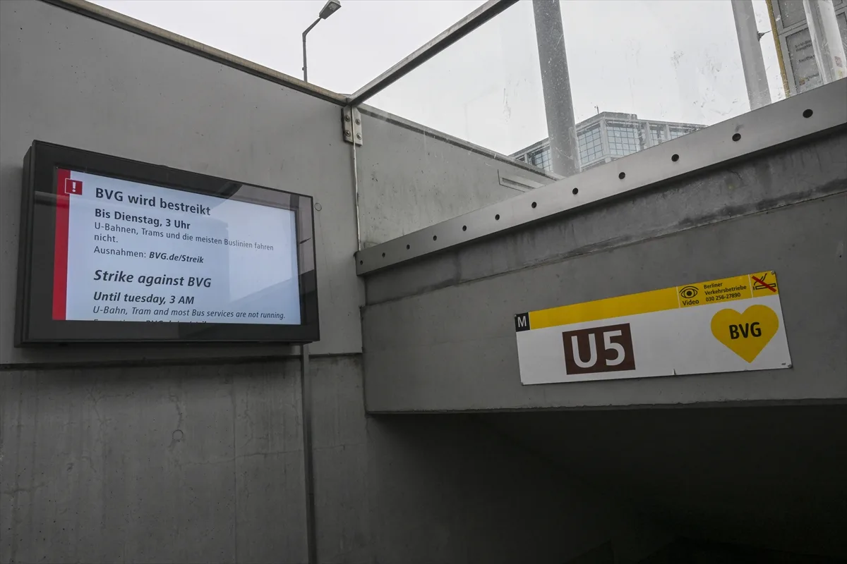 Almanya'da yeni grev dalgası toplu ulaşımı durma noktasına getirdi