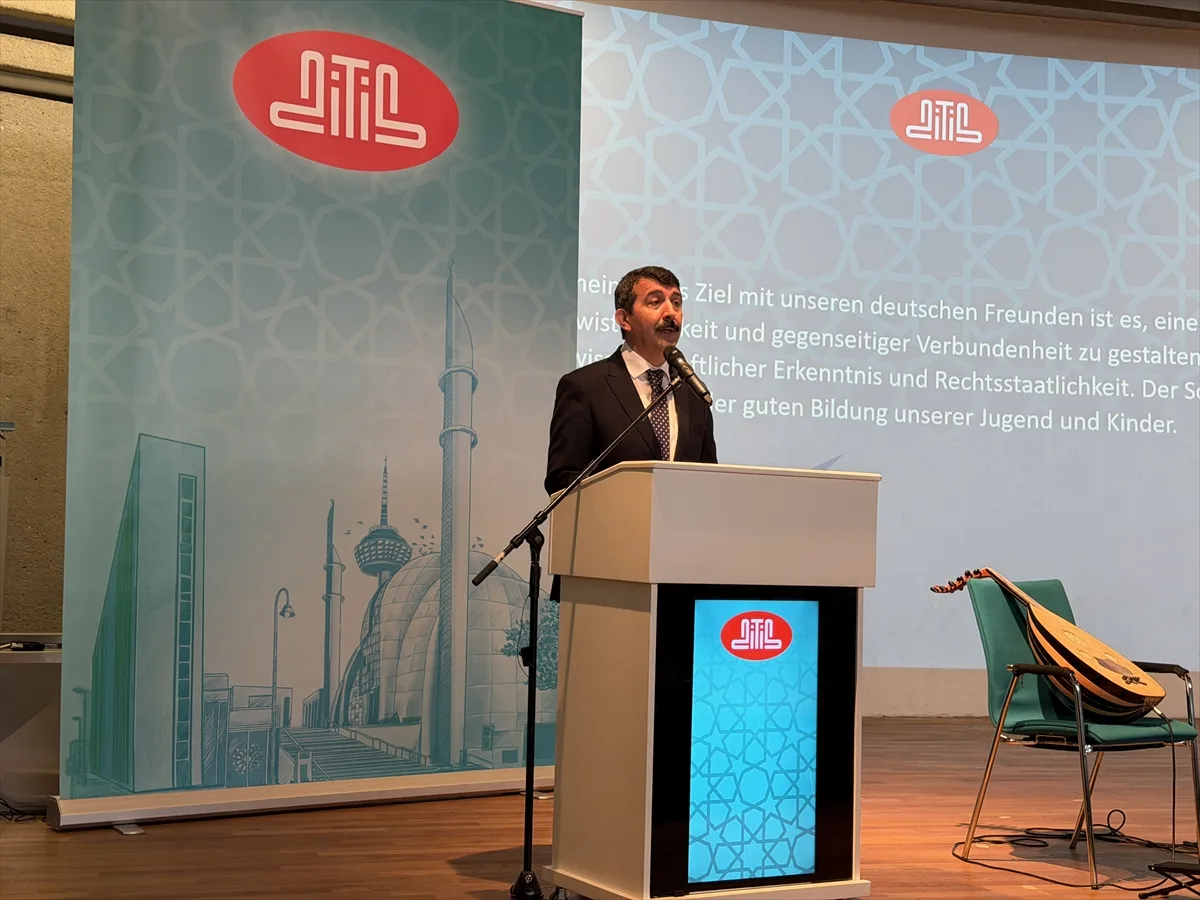 Almanya'da Türkler ve Almanlar birlikte iftar yaptı